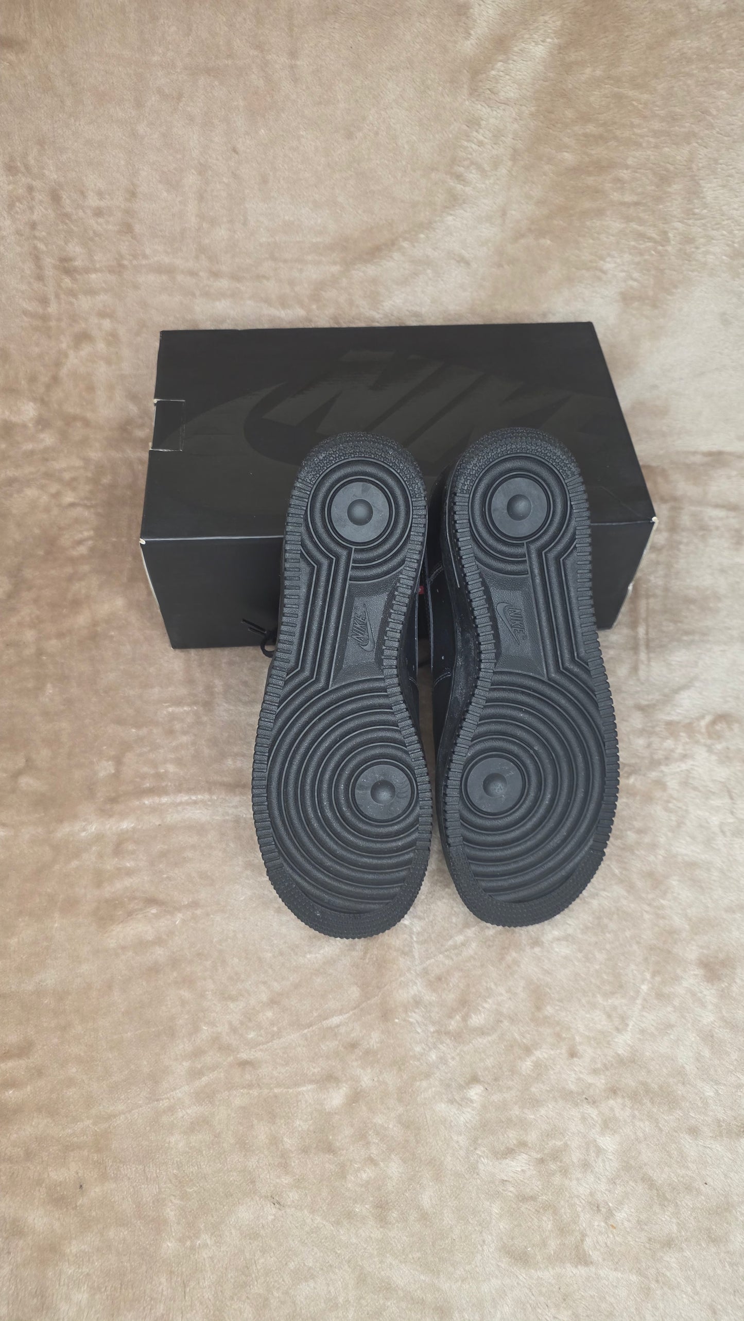 Supreme × Nike Air Force 1 - Black