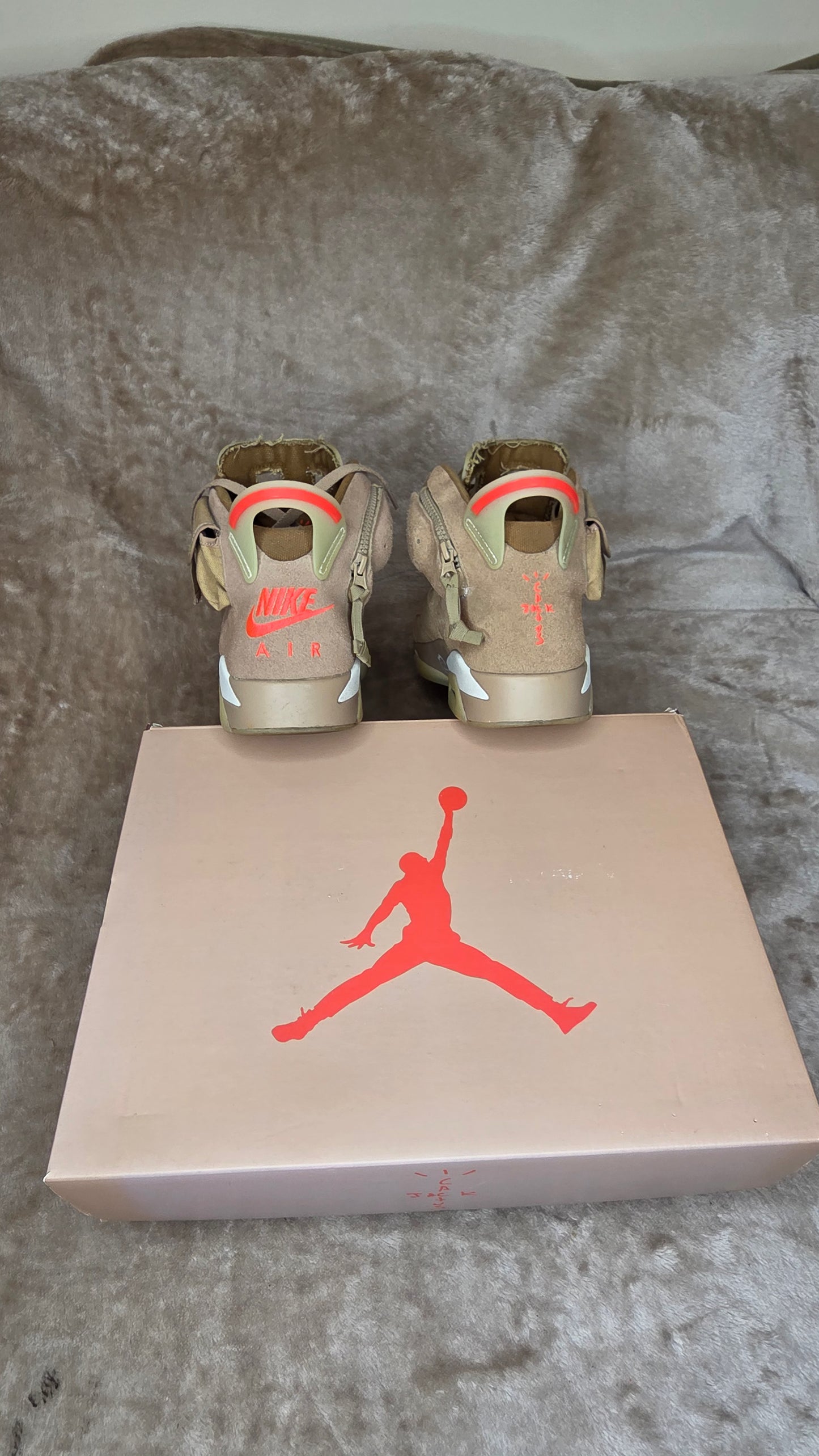 Jordan 6 × Travis Scott - British Khaki