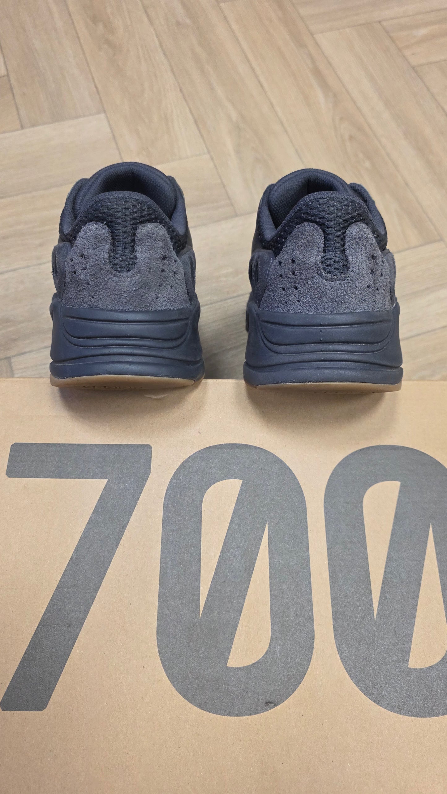 Yeezy Boost 700 - Utility Black