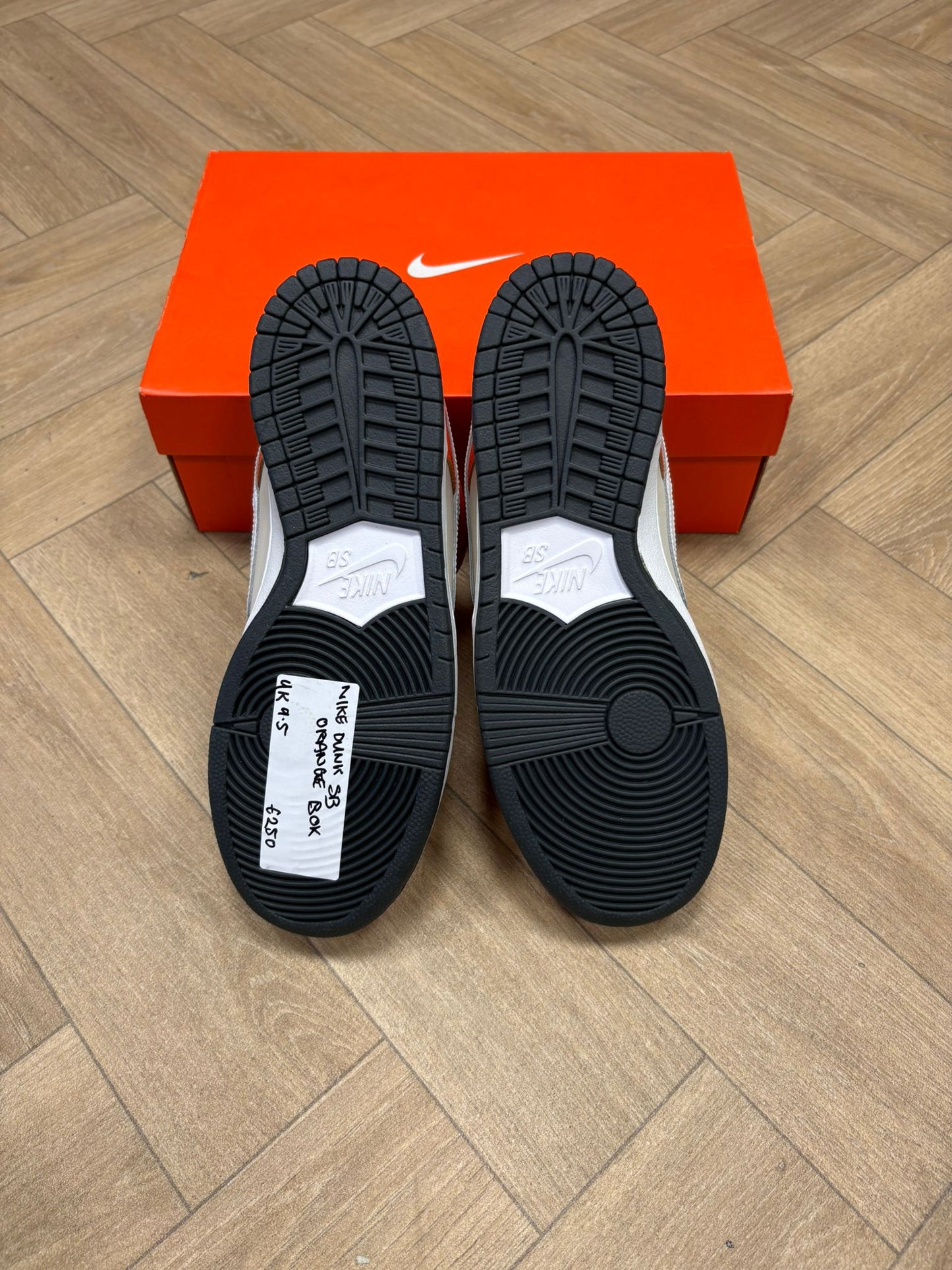 Nike Dunk SB Low - Orange Box