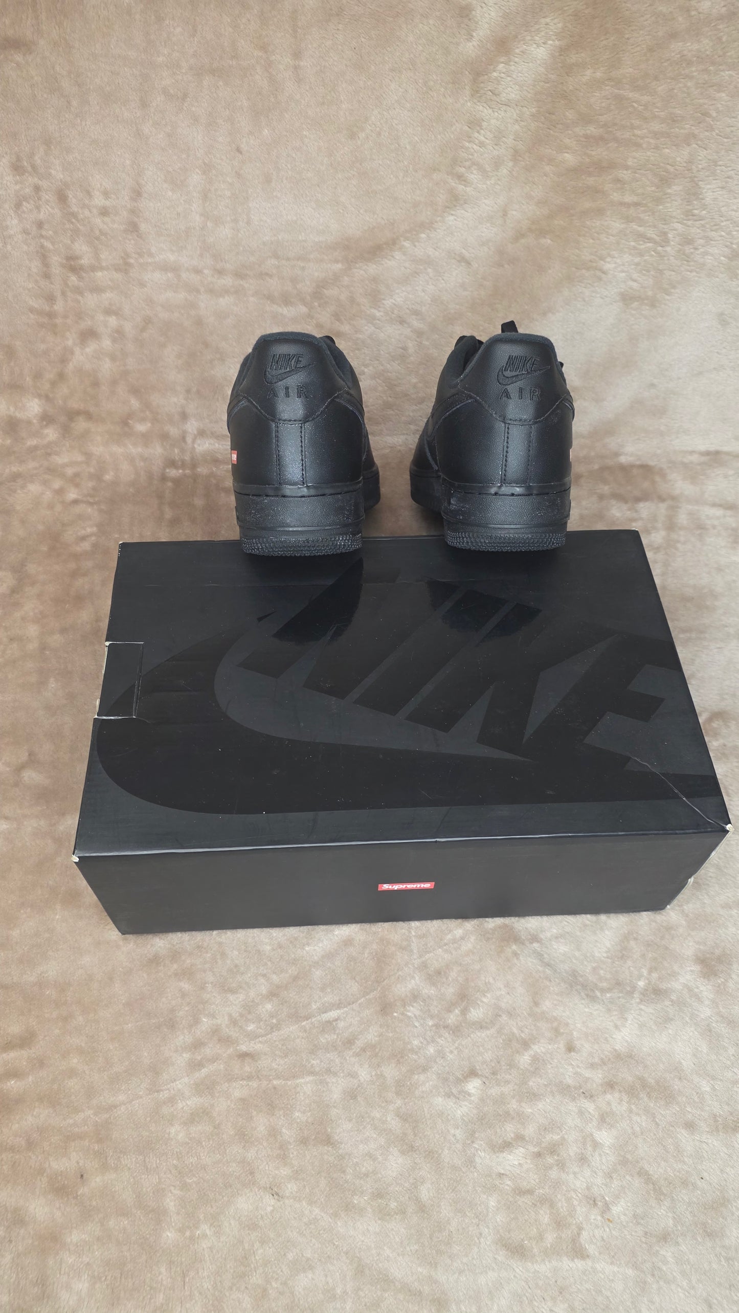 Supreme × Nike Air Force 1 - Black