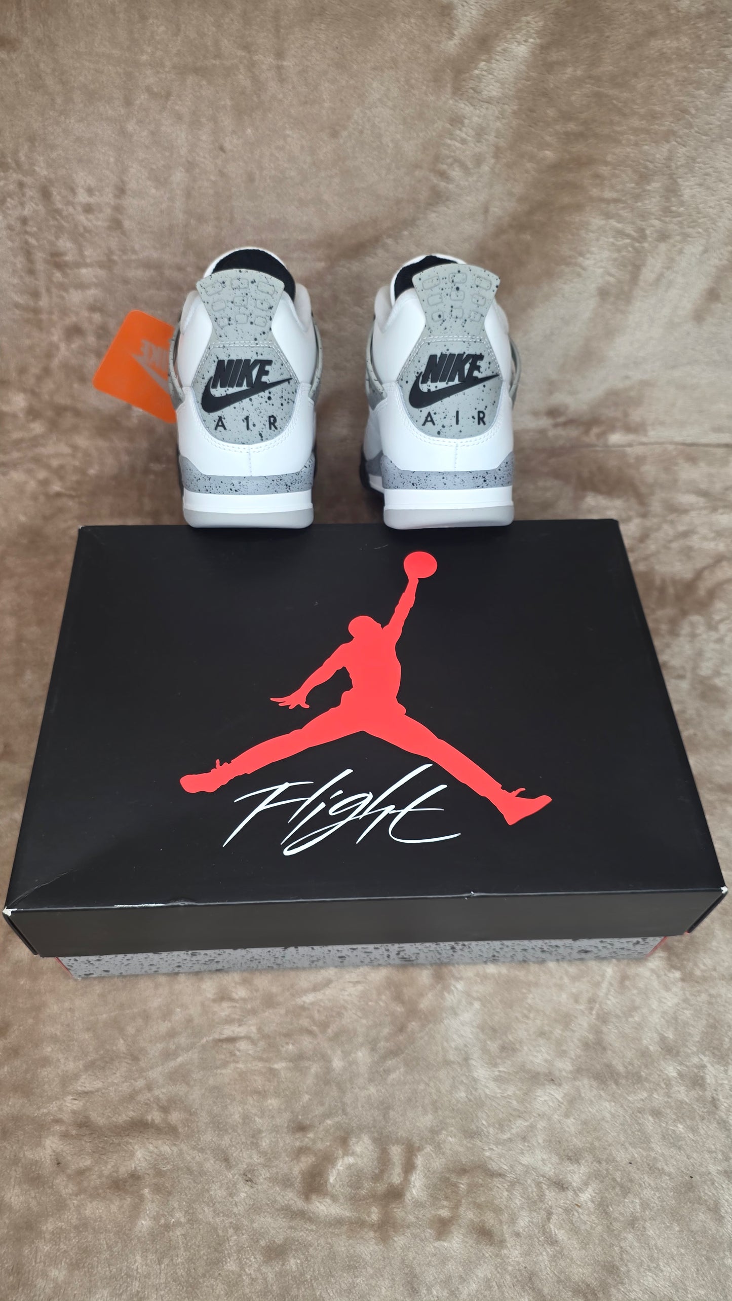 Jordan 4 - White Cement