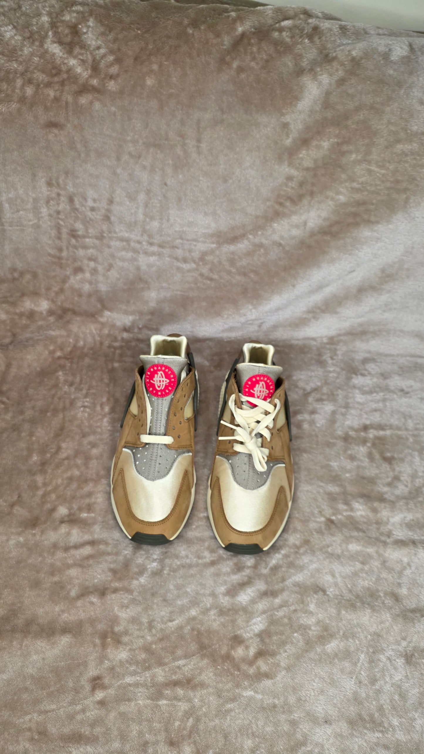 Stussy × Nike Huarache - Desert Oak