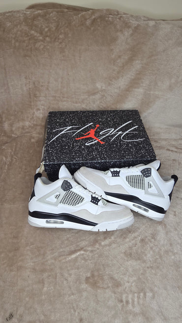 Jordan 4 - Military Black