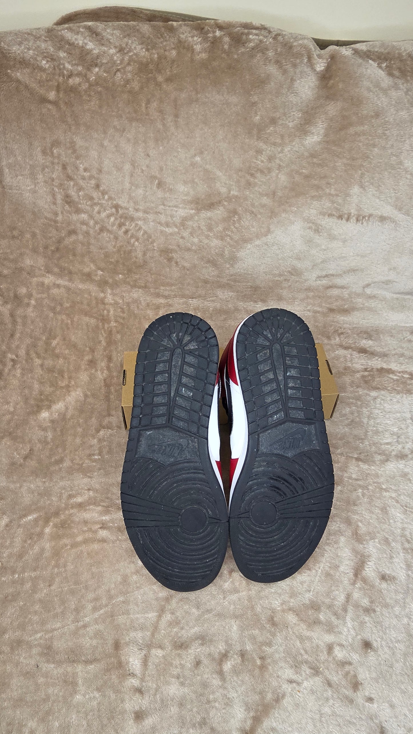 Jordan 1 Mid - Chicago Black Toe