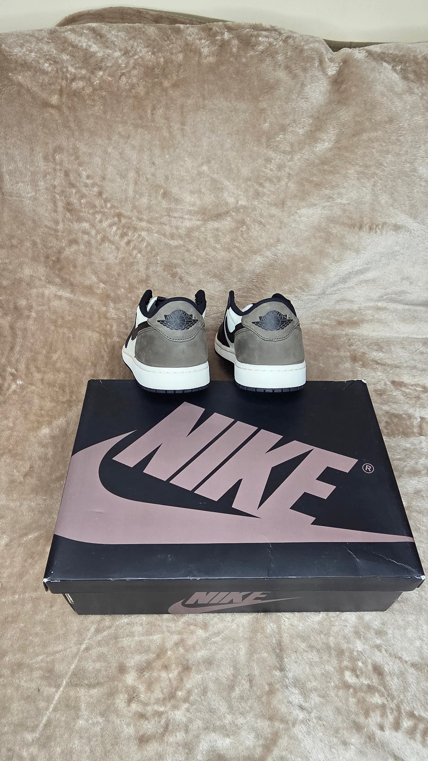 Jordan 1 Low - Mocha