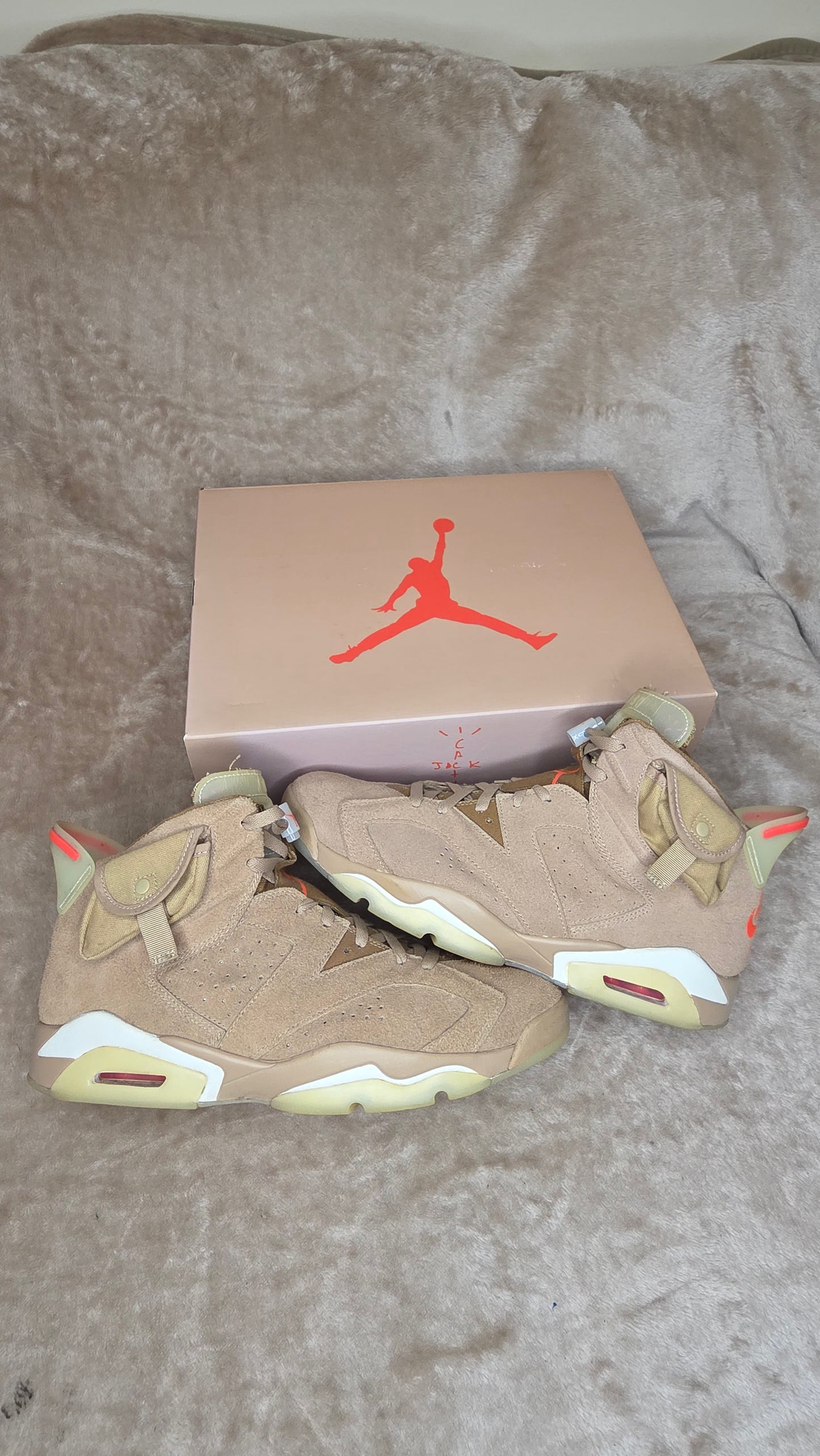 Jordan 6 × Travis Scott - British Khaki