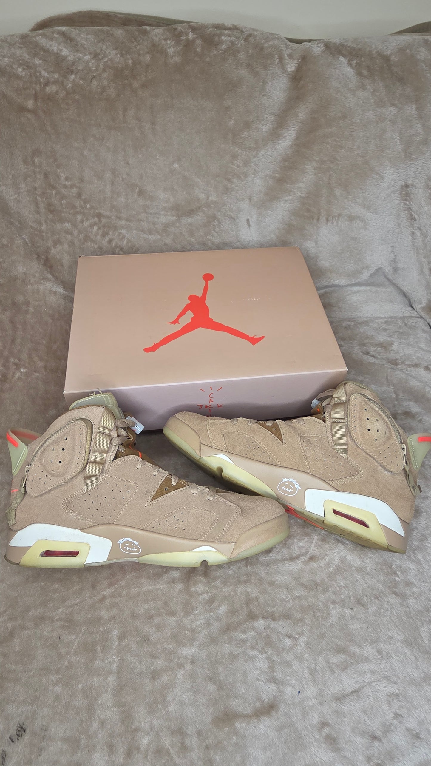 Jordan 6 × Travis Scott - British Khaki