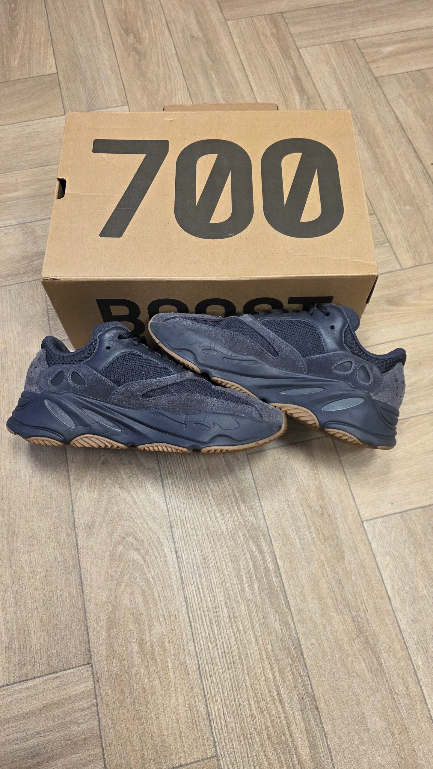 Yeezy Boost 700 - Utility Black
