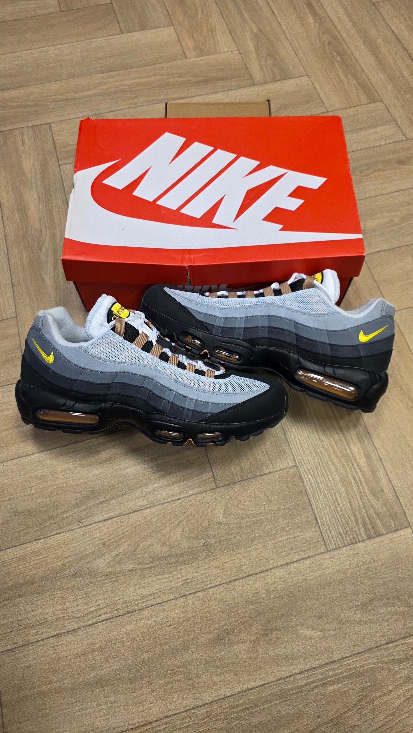 Nike Air Max 95 - Yellow Icon Strike