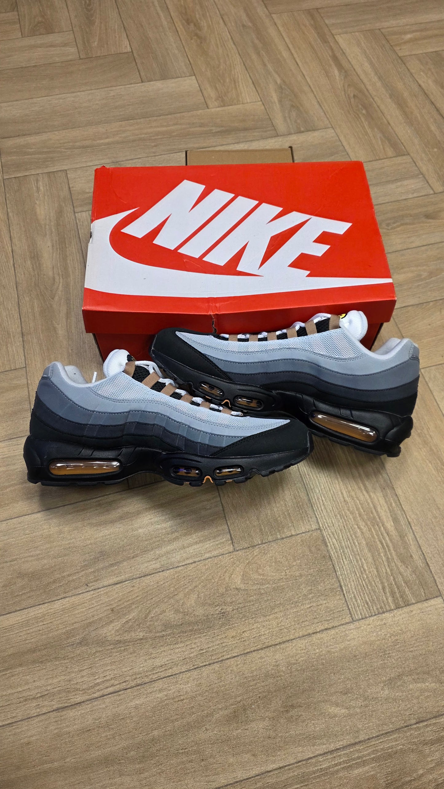 Nike Air Max 95 - Yellow Icon Strike
