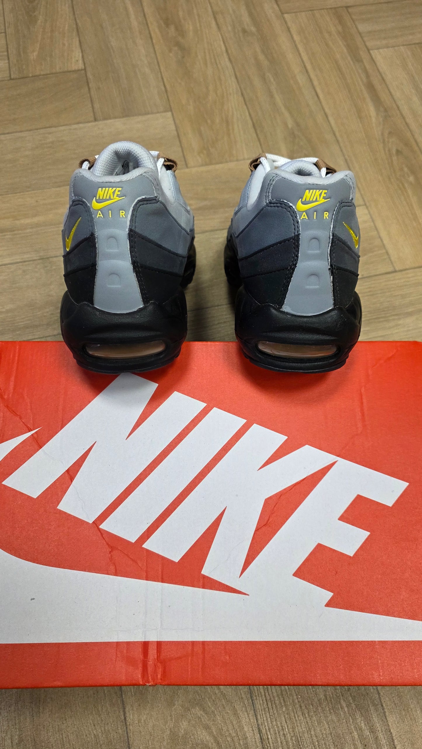 Nike Air Max 95 - Yellow Icon Strike