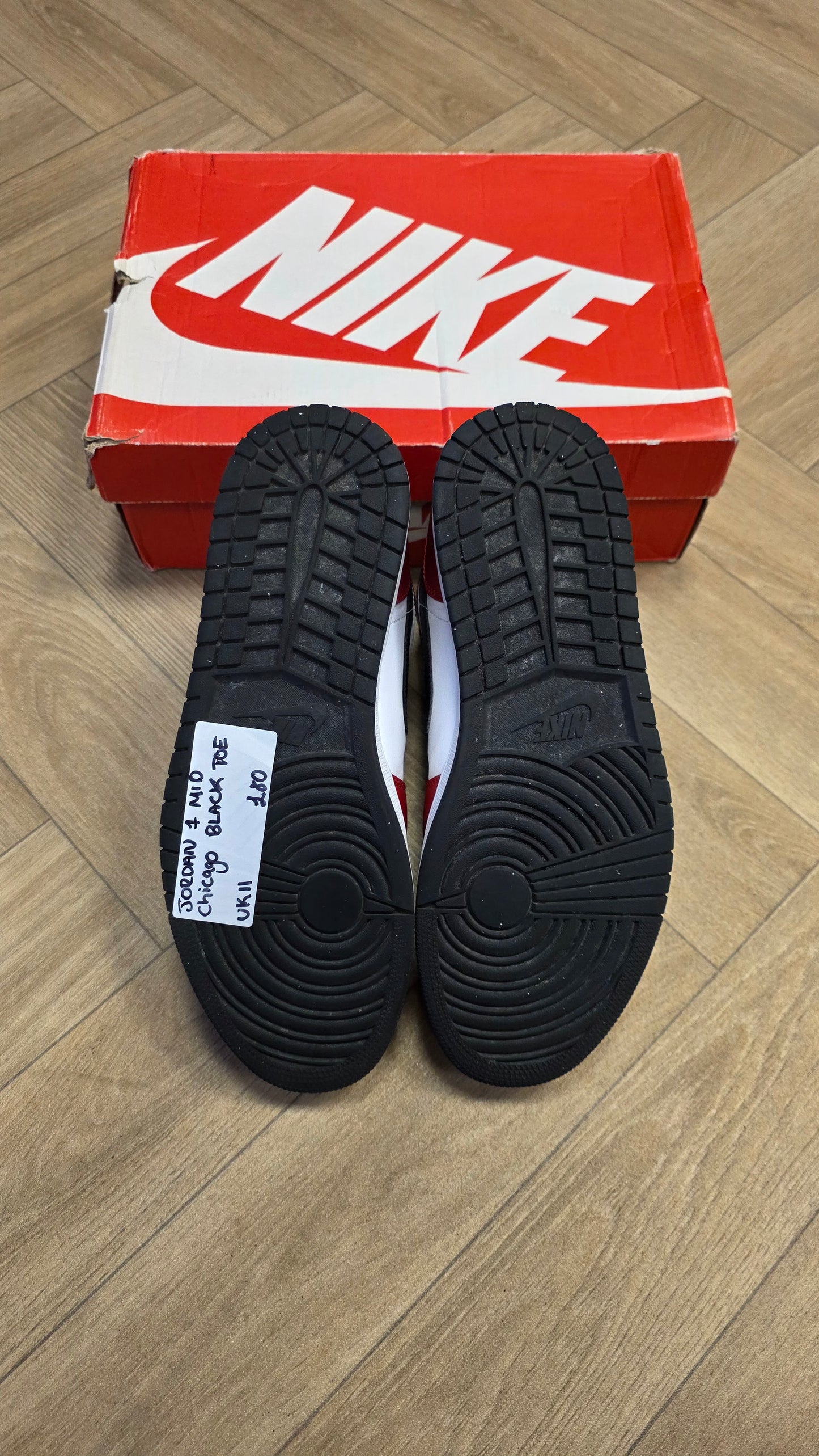 Jordan 1 Mid Chicago Toe