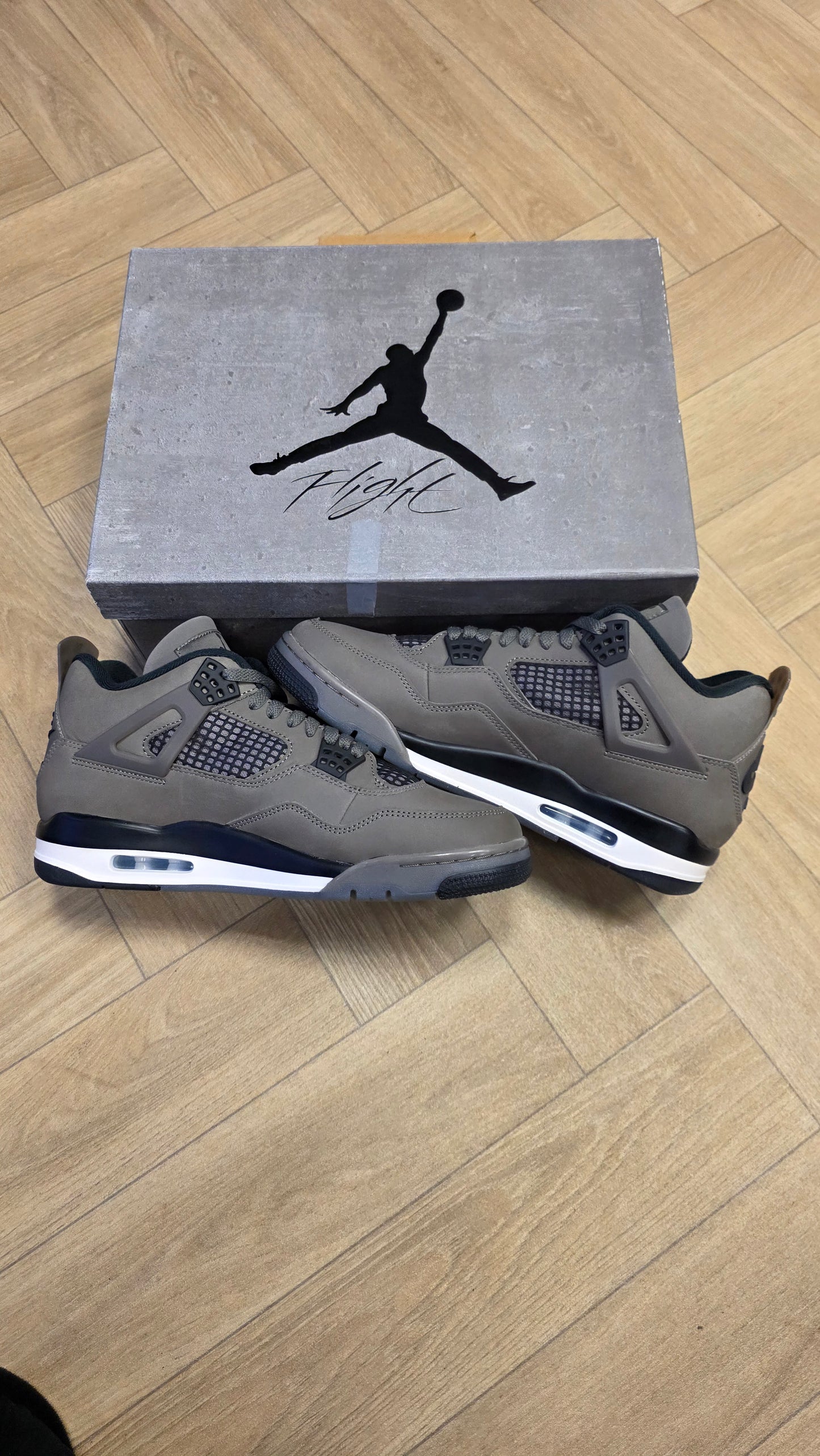 Jordan 4 Retro Cavestone