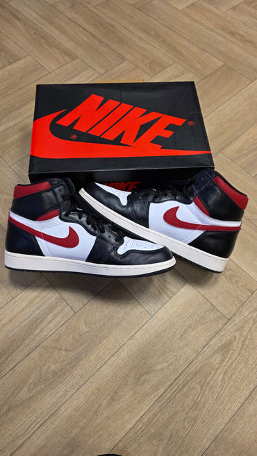 Jordan 1 High Black Gym Red