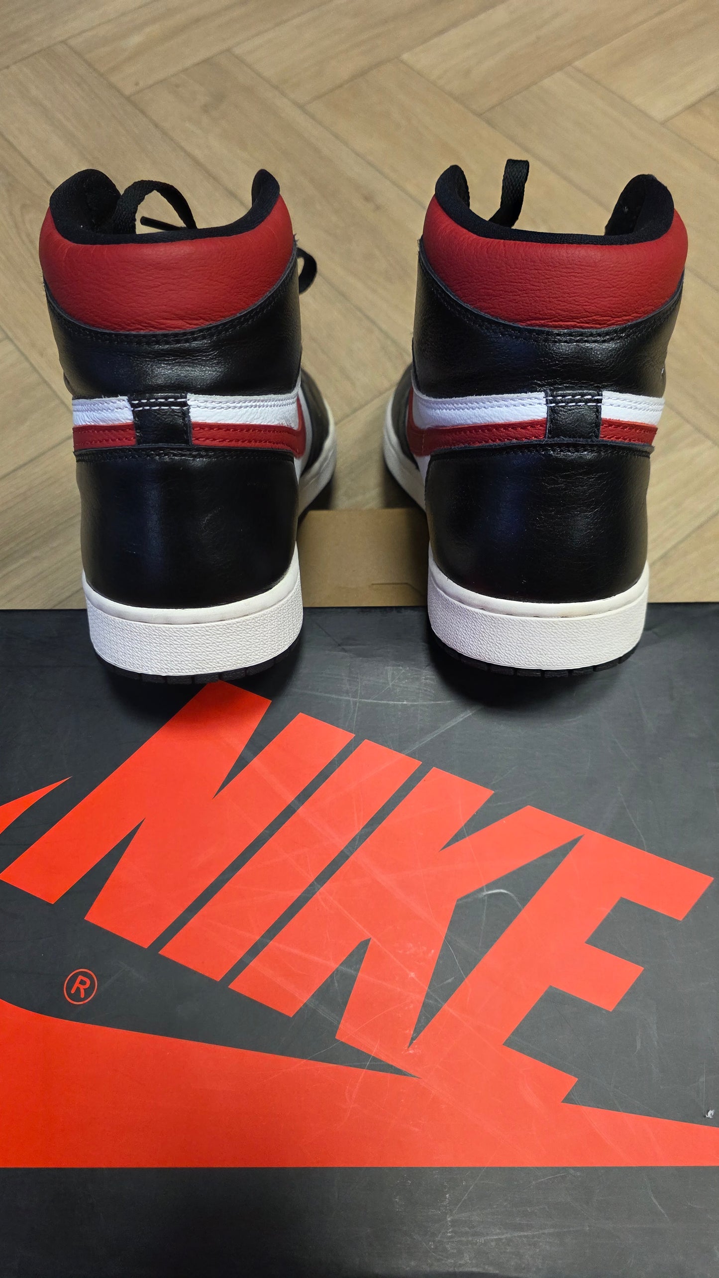 Jordan 1 High Black Gym Red
