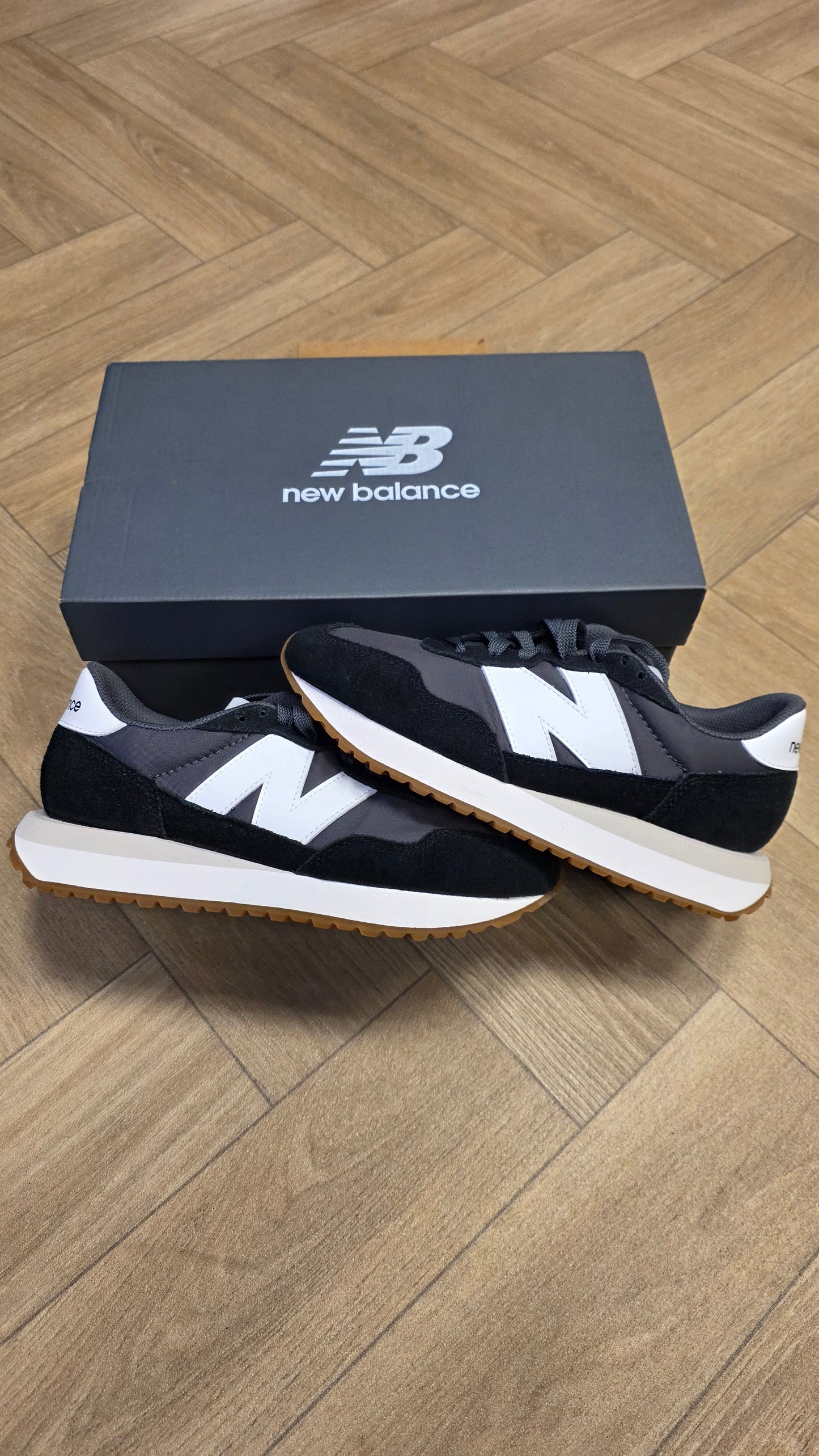 New Balance 237 Grey Black Gum