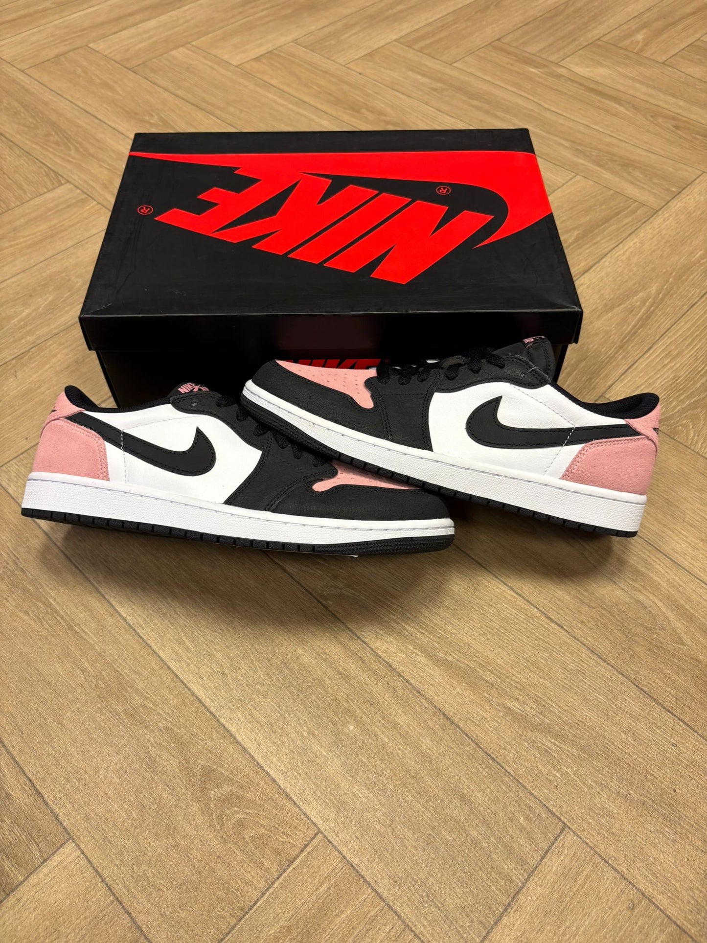 Jordan 1 Low - Bleached Coral
