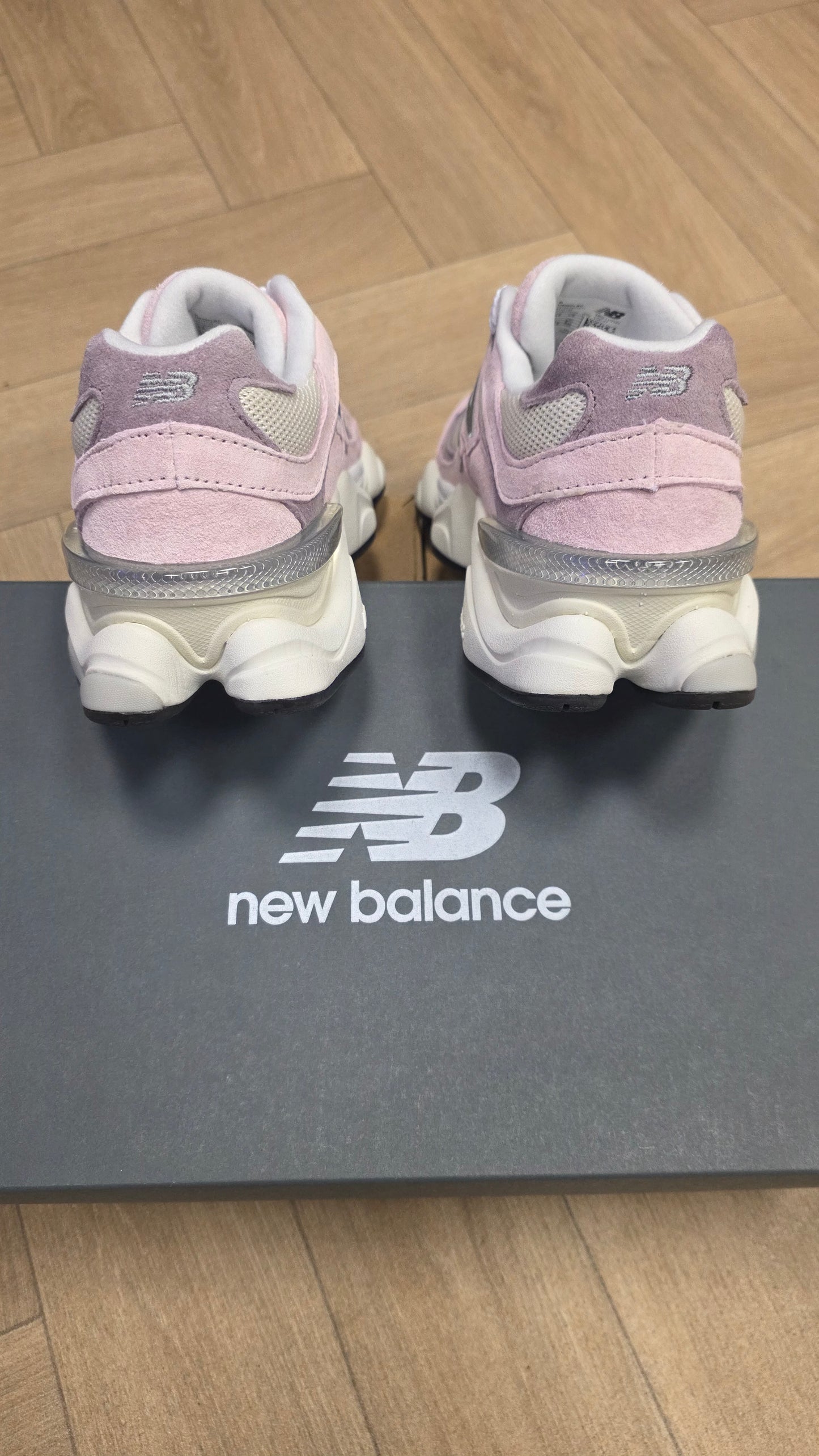 New Balance 9060 - Pink White