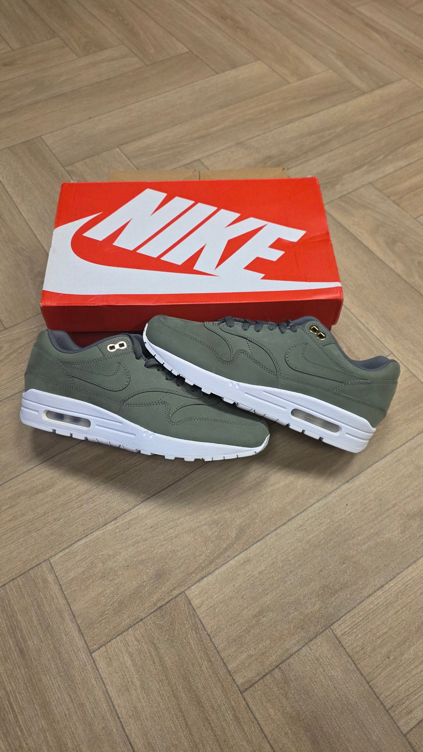 Nike Air Max 1 - River Rock Olive