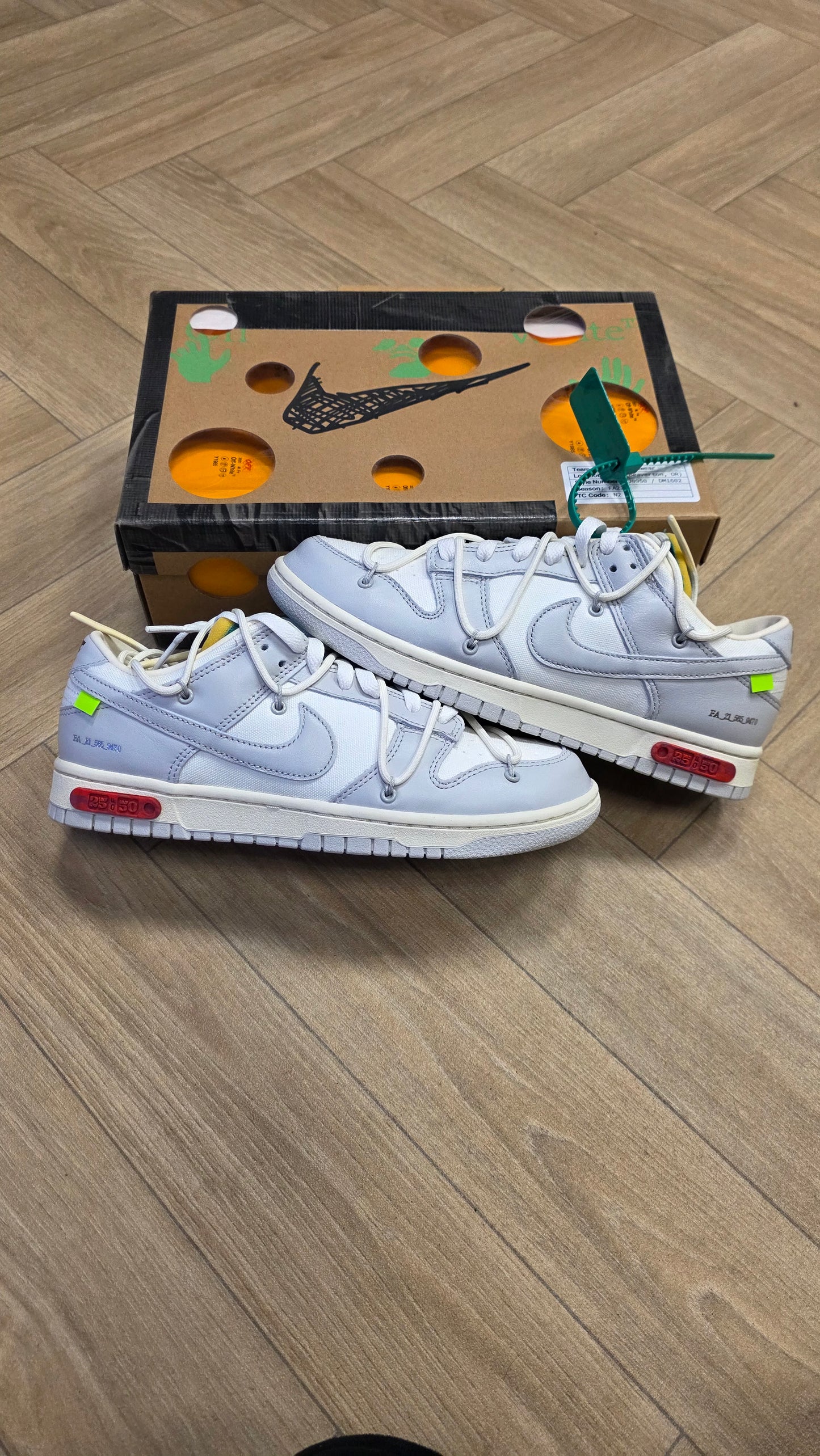 Nike × Off-White Dunk Low - Lot 25