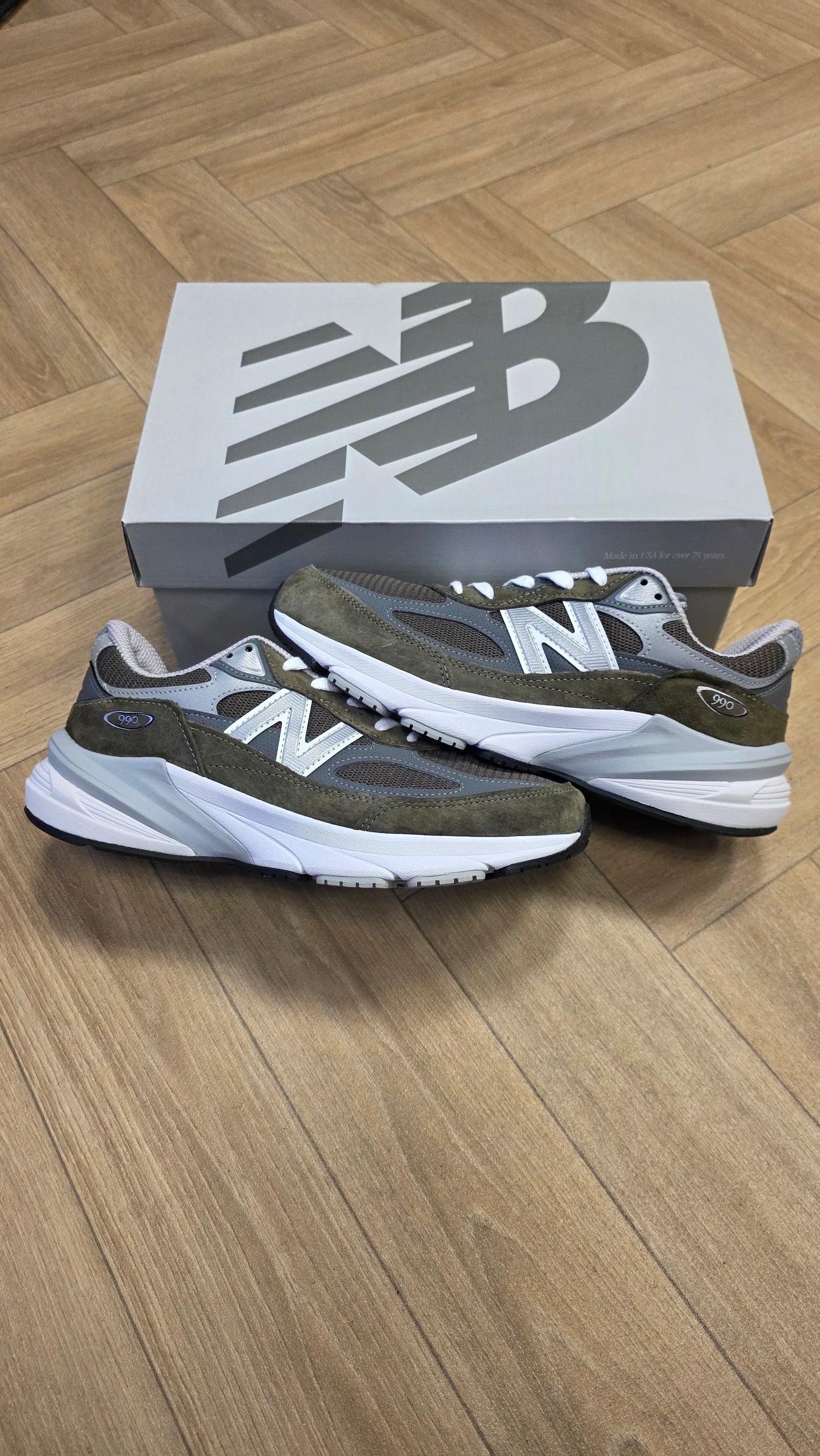 New Balance 990v6 MiUSA - Olive