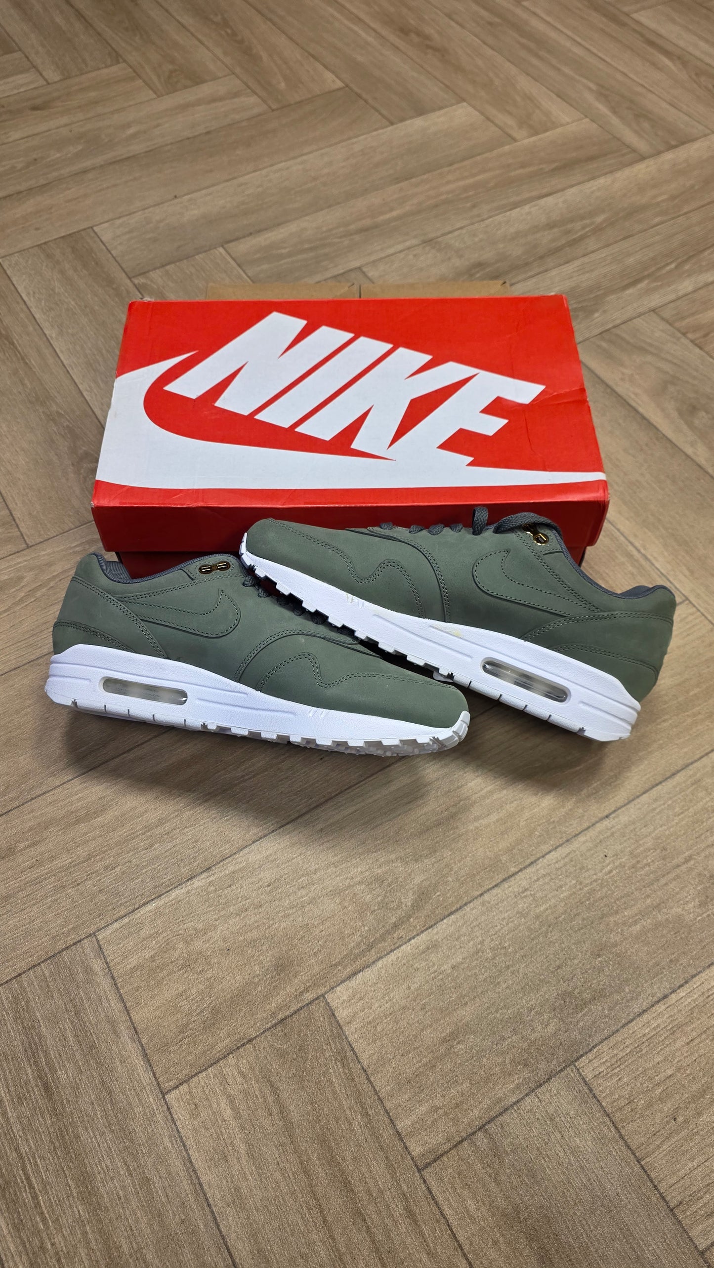 Nike Air Max 1 - River Rock Olive