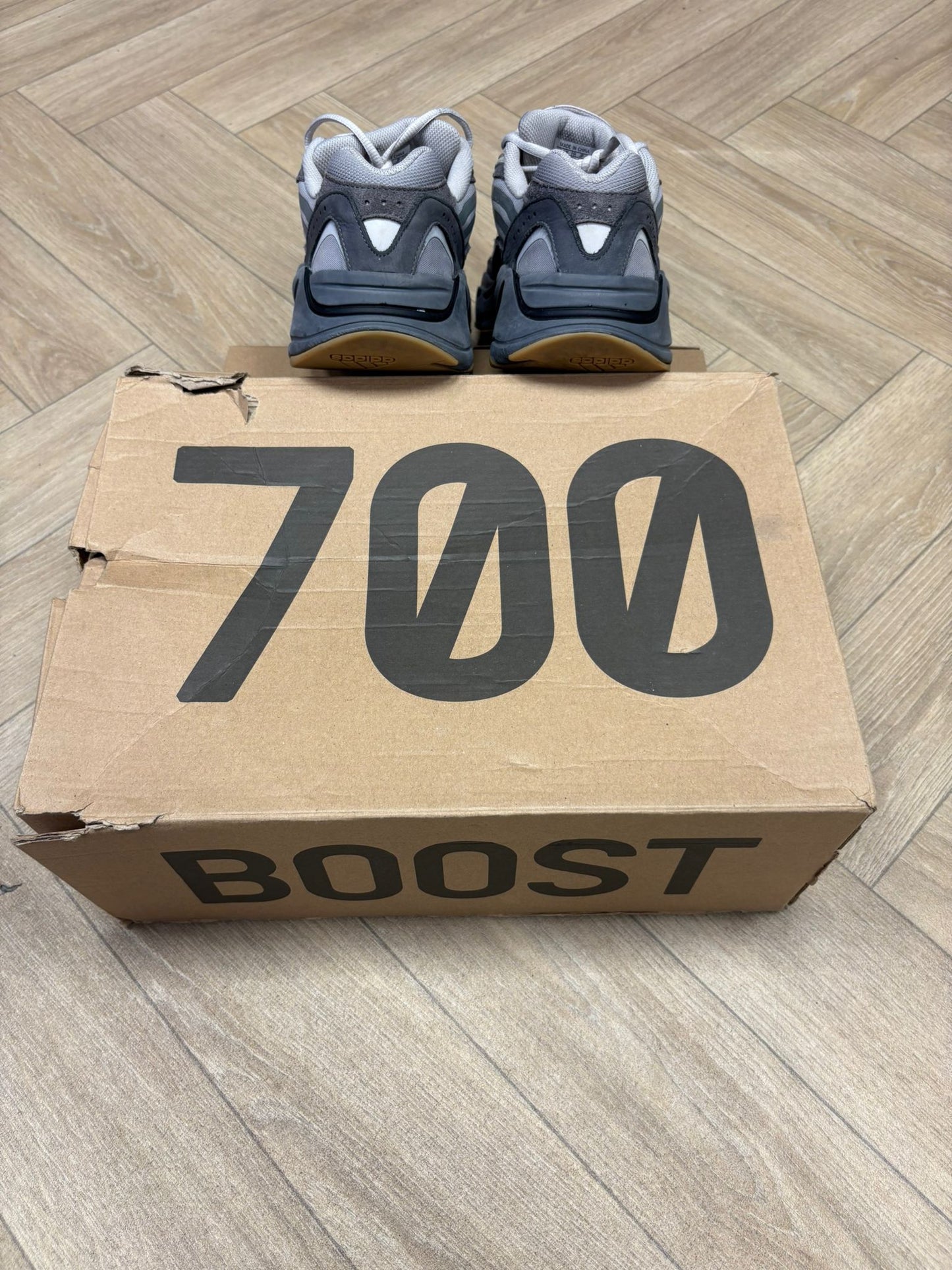 Yeezy Boost 700 V2 - Terpha