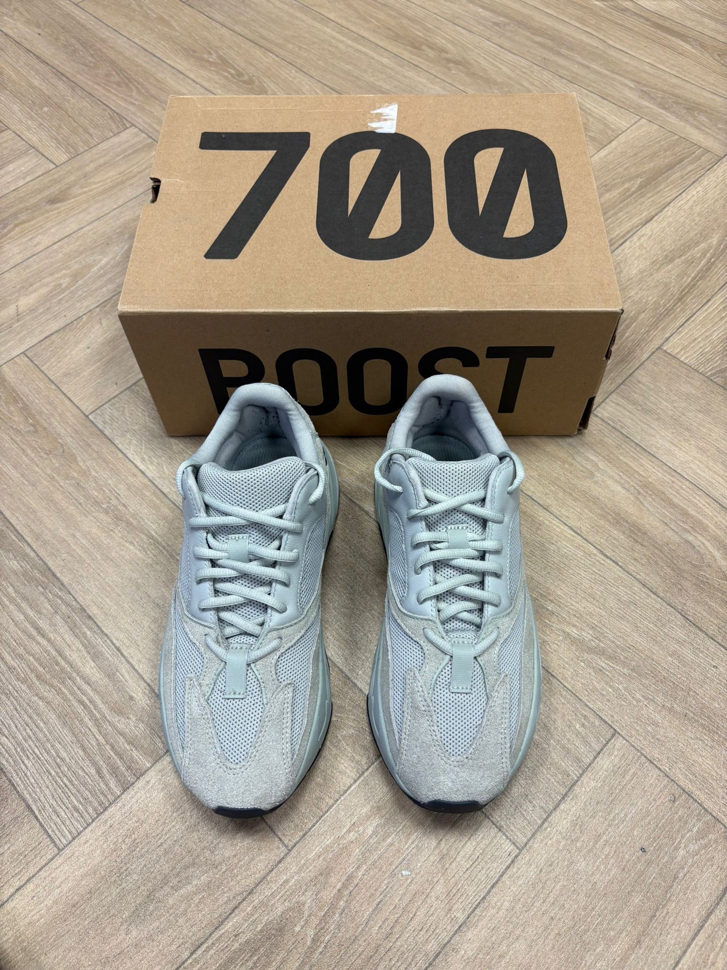 Yeezy Boost 700 - Salt