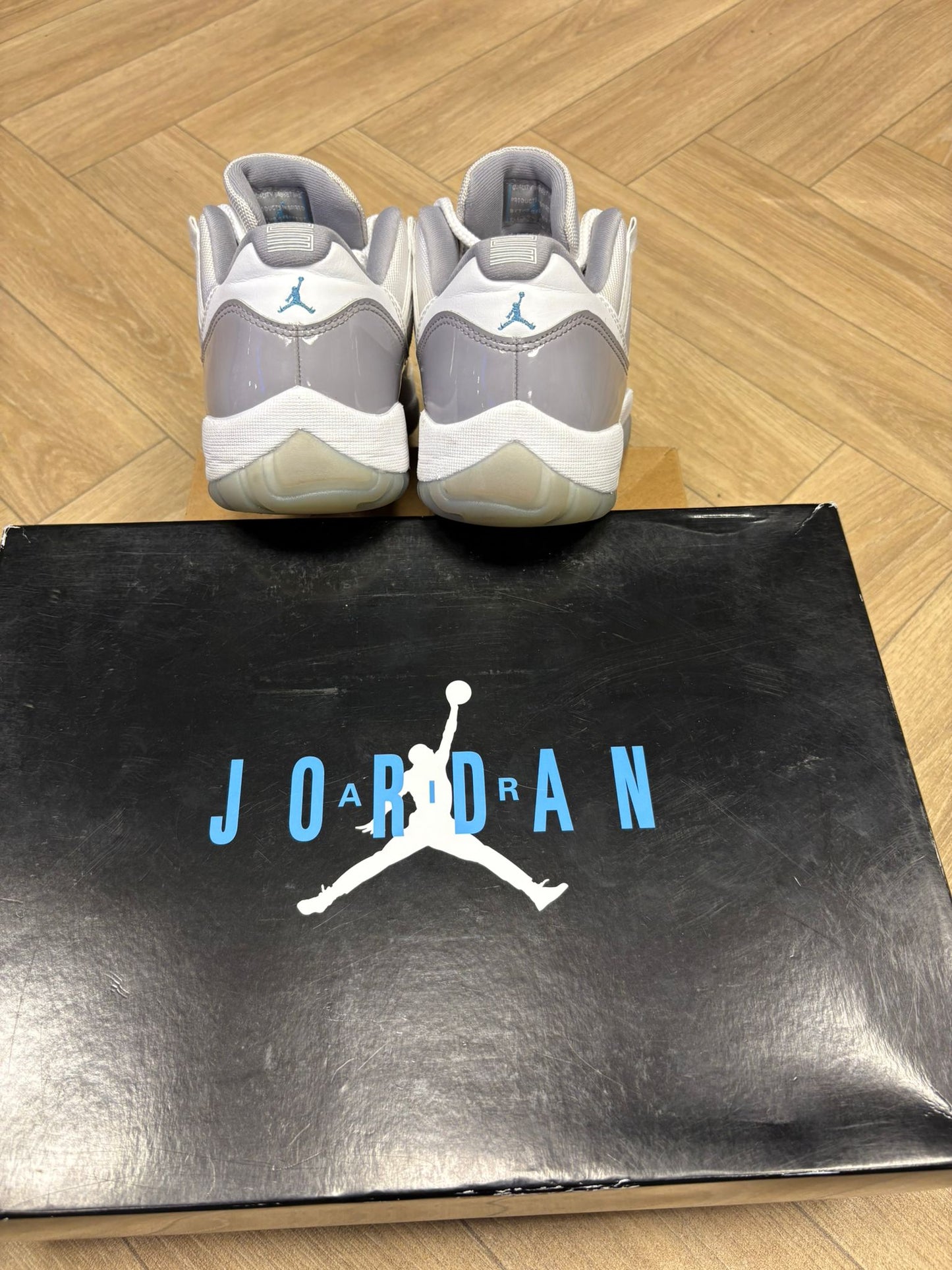 Jordan 11 Low - Cement Grey