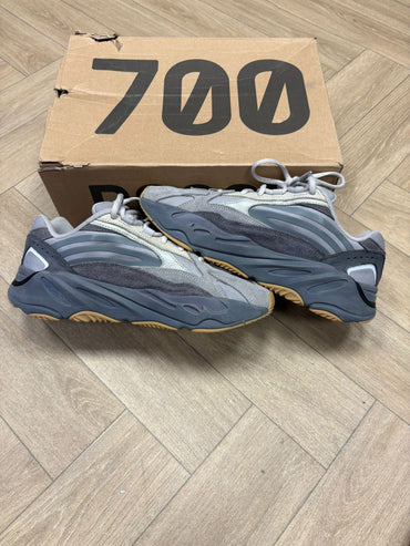 Yeezy Boost 700 V2 - Terpha