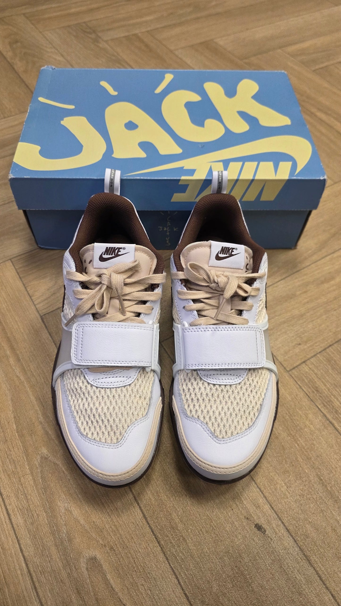 Nike × Travis Scott Zoom Field Jaxx - Light Chocolate