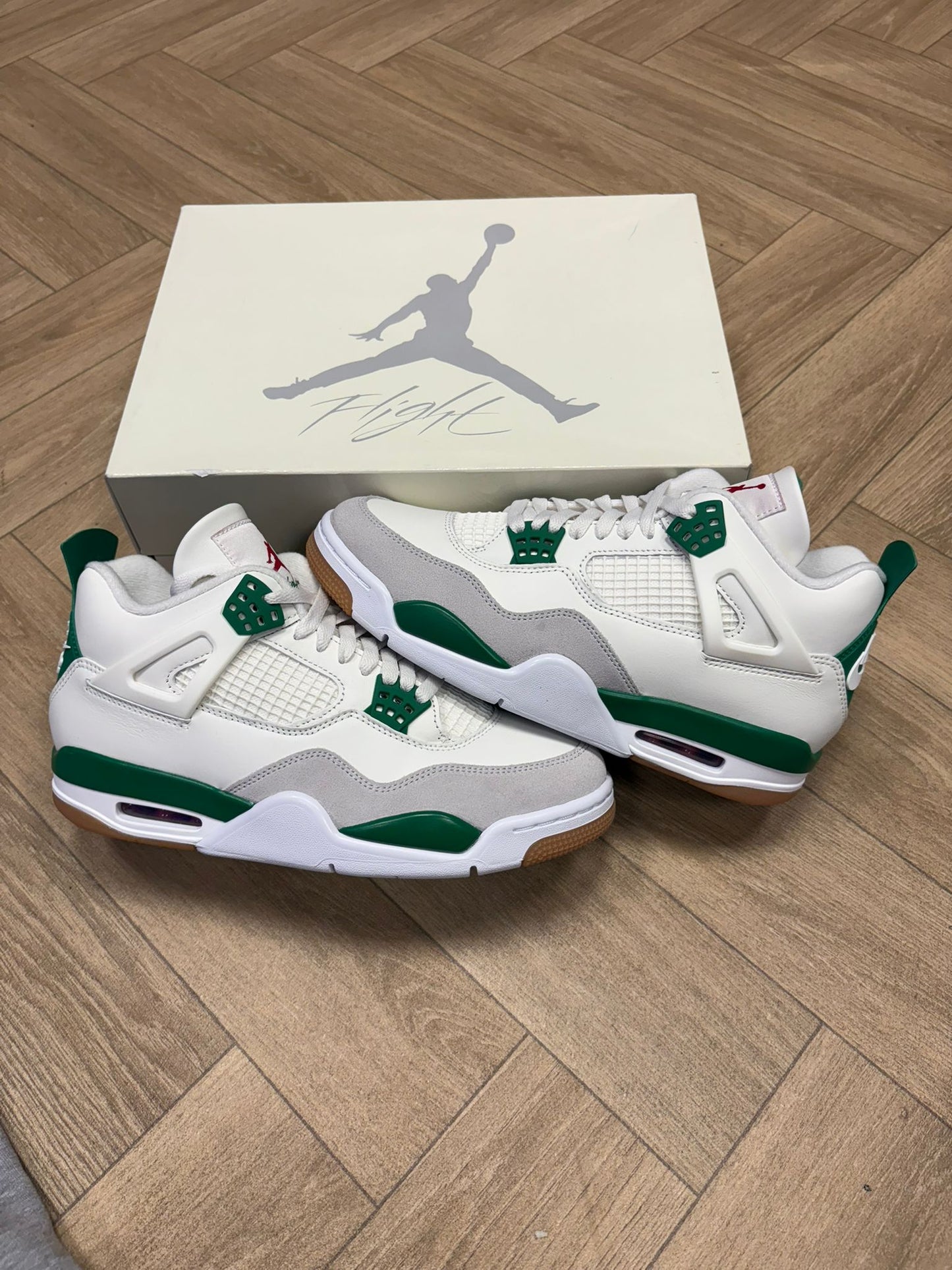 Jordan 4 - SB Pine Green