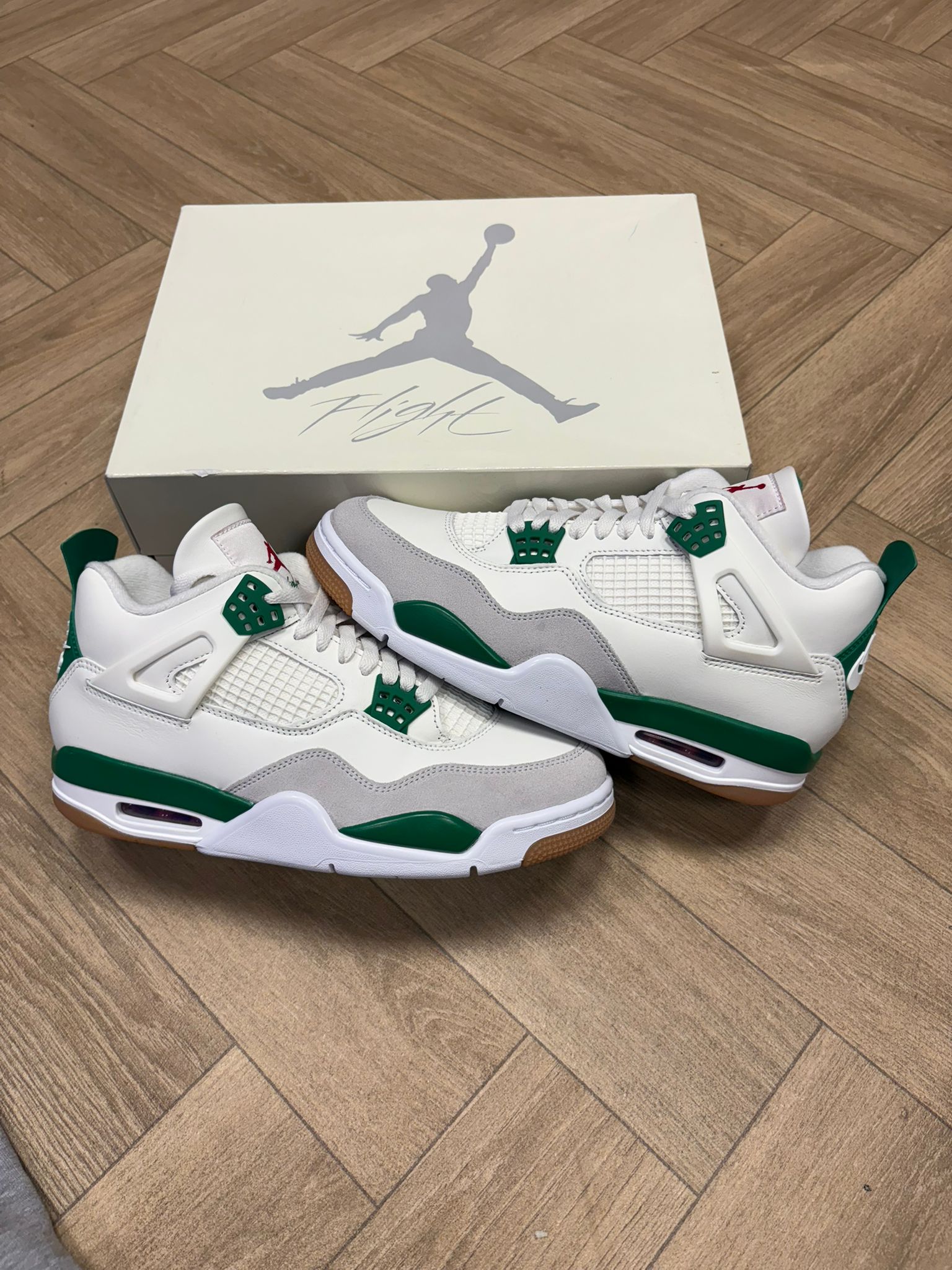 Jordan 4 - SB Pine Green