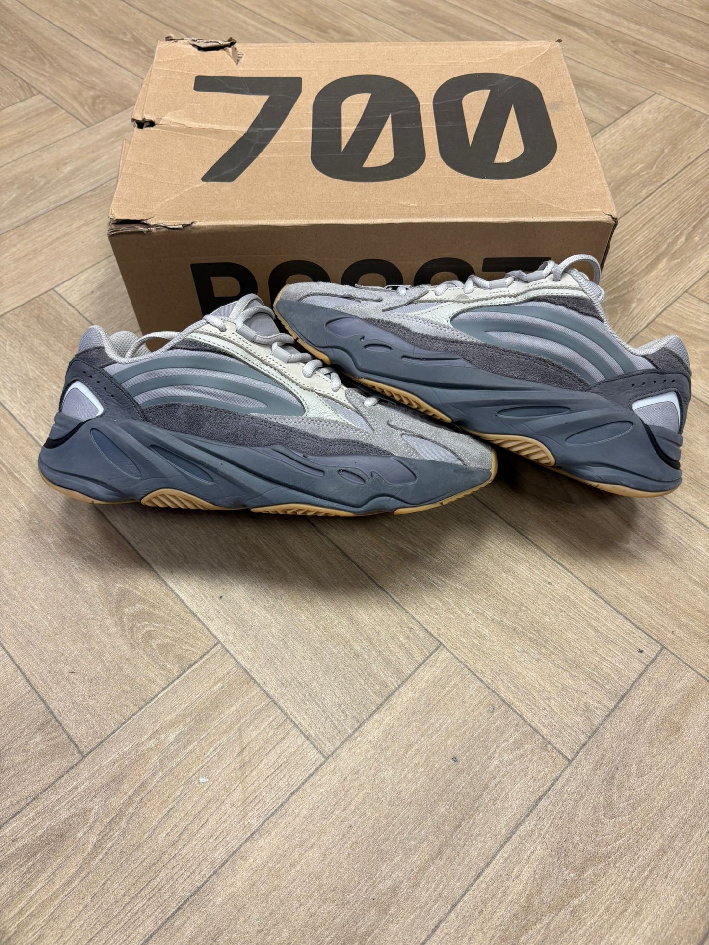 Yeezy Boost 700 V2 - Terpha