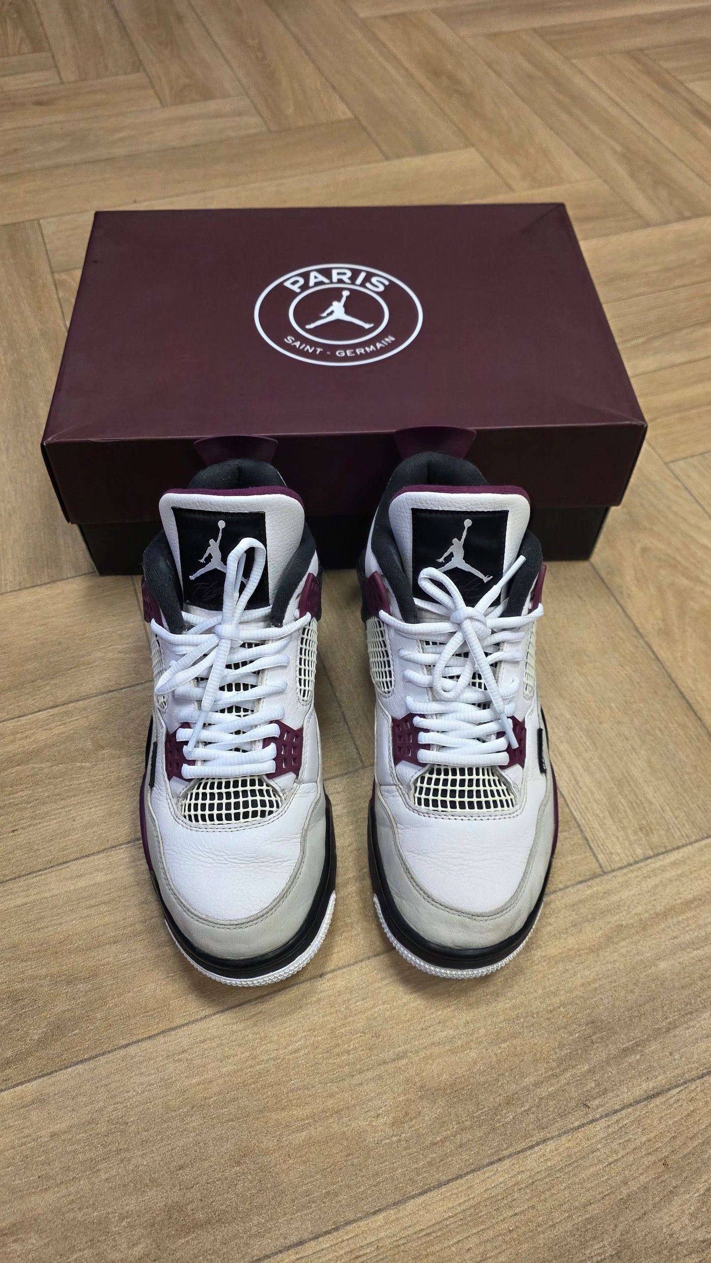 Jordan 4 - PSG (Paris Saint-Germain)