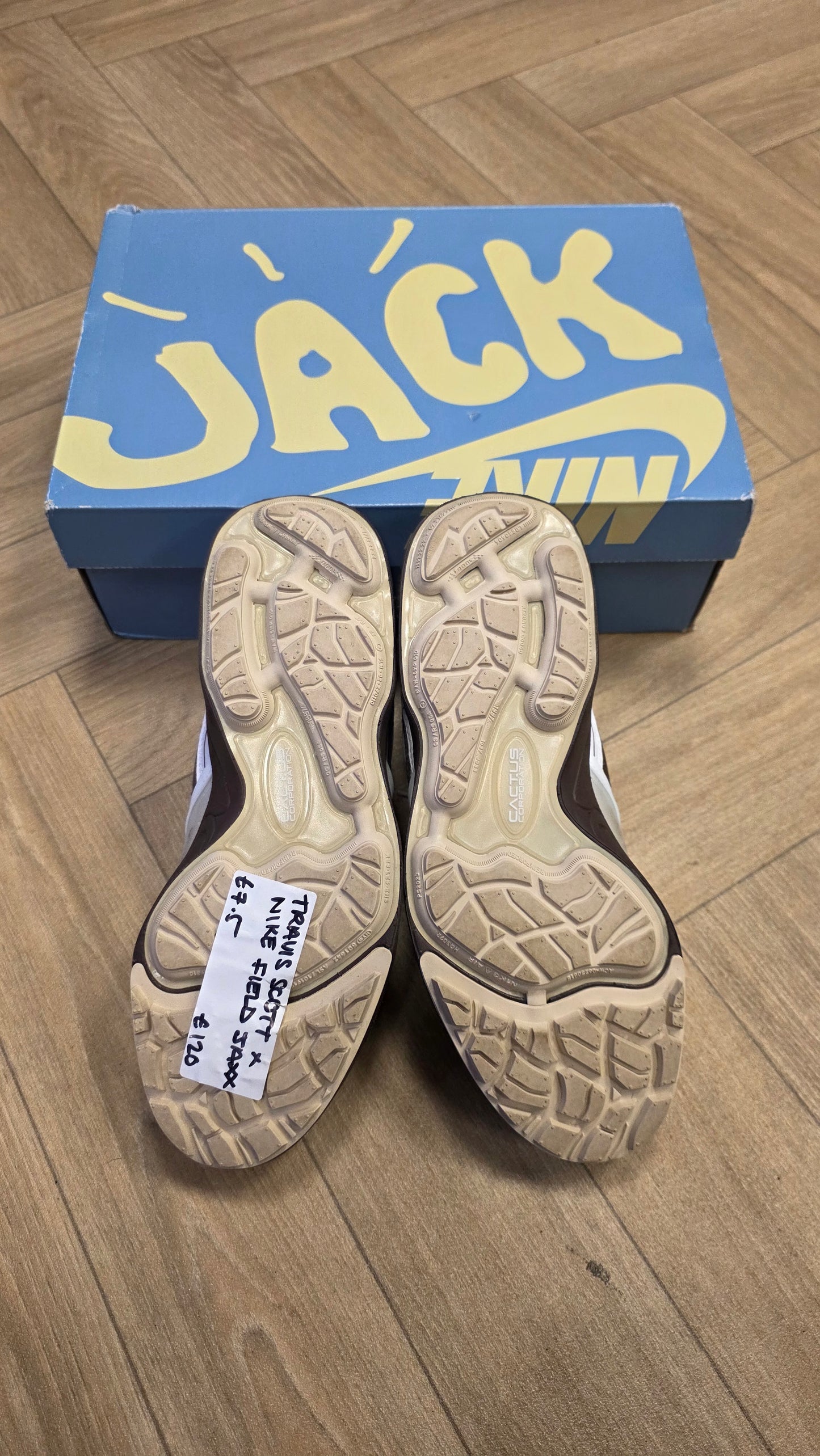 Nike × Travis Scott Zoom Field Jaxx - Light Chocolate