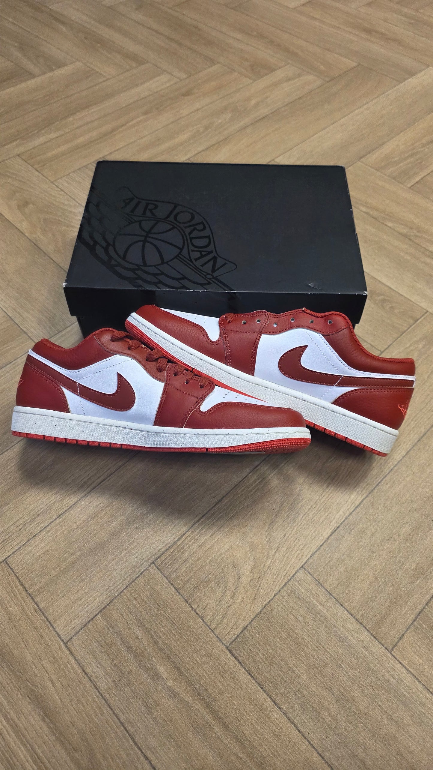 Jordan 1 Low - Dune Red