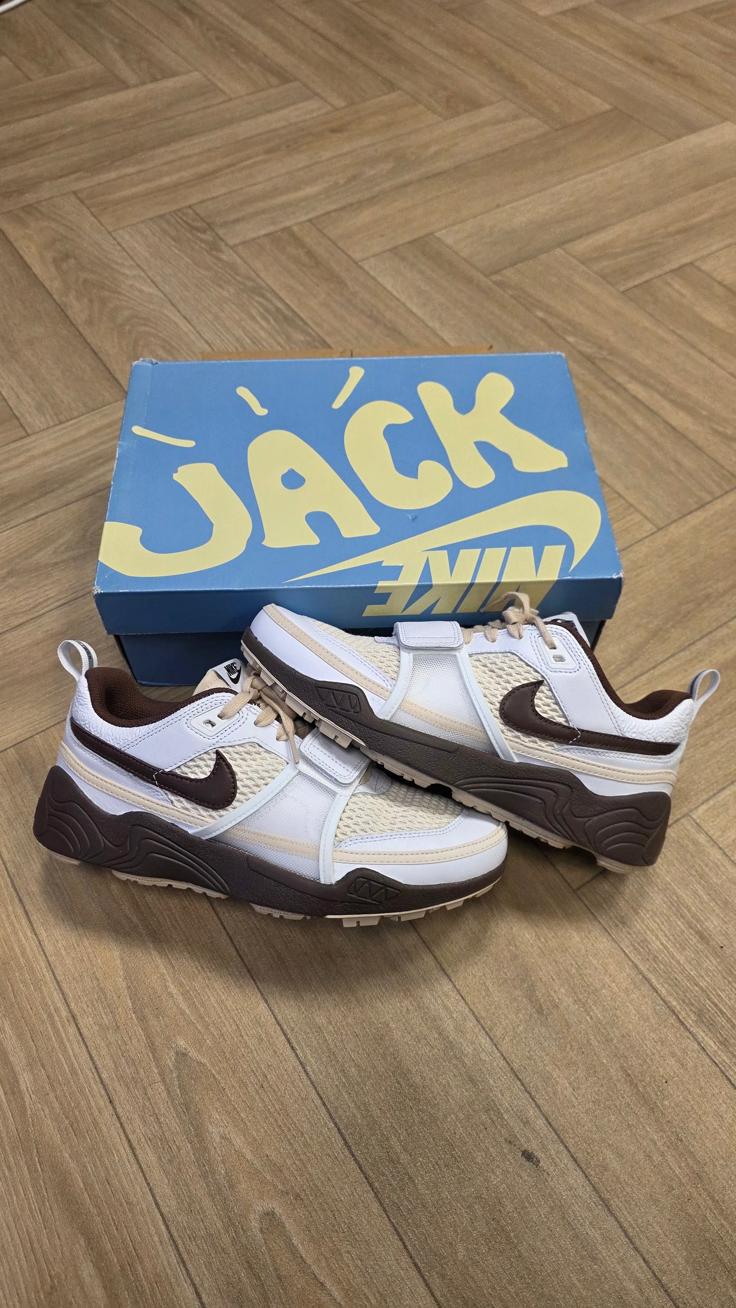 Nike × Travis Scott Zoom Field Jaxx - Light Chocolate