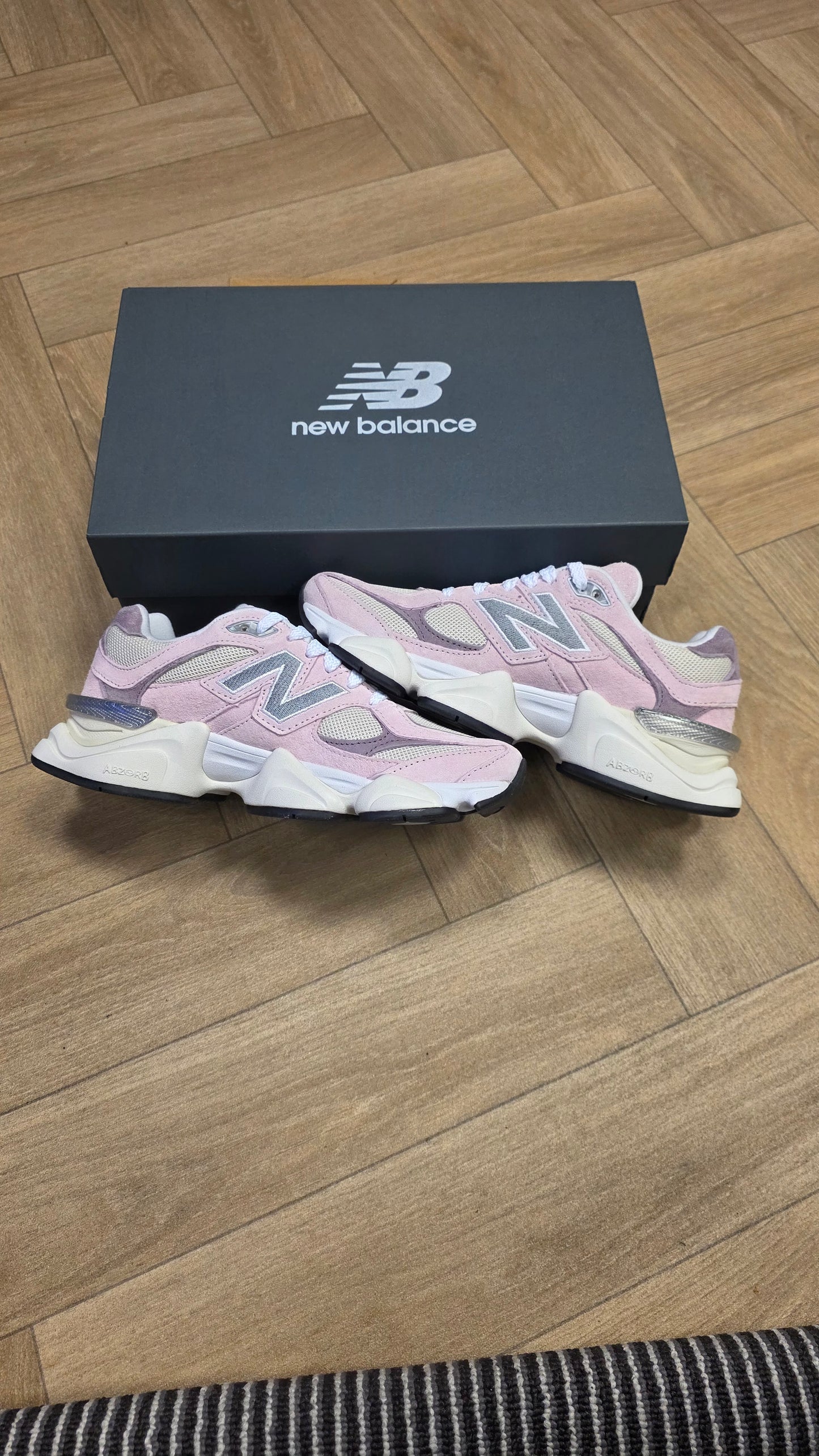 New Balance 9060 - Pink White