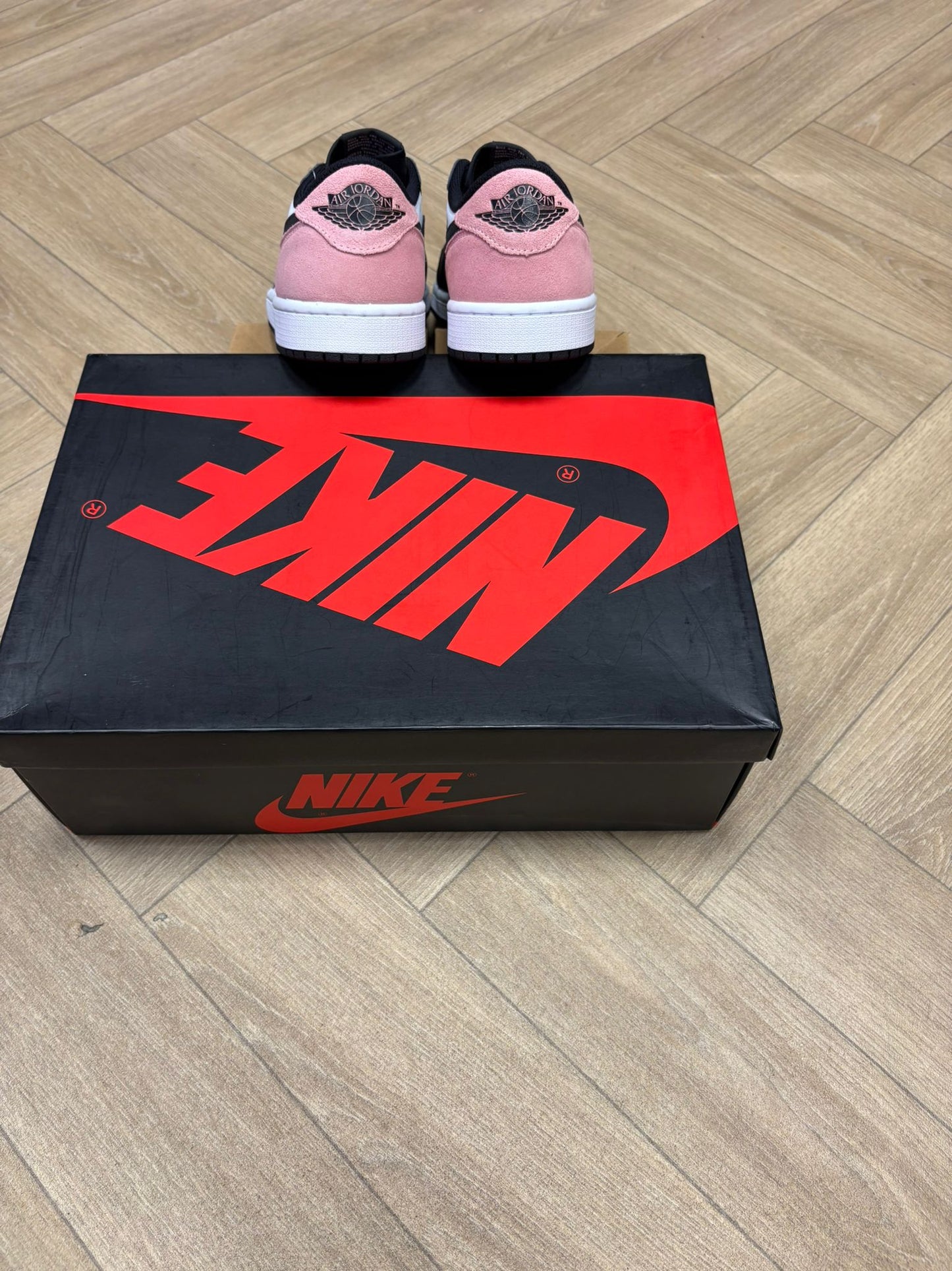 Jordan 1 Low - Bleached Coral