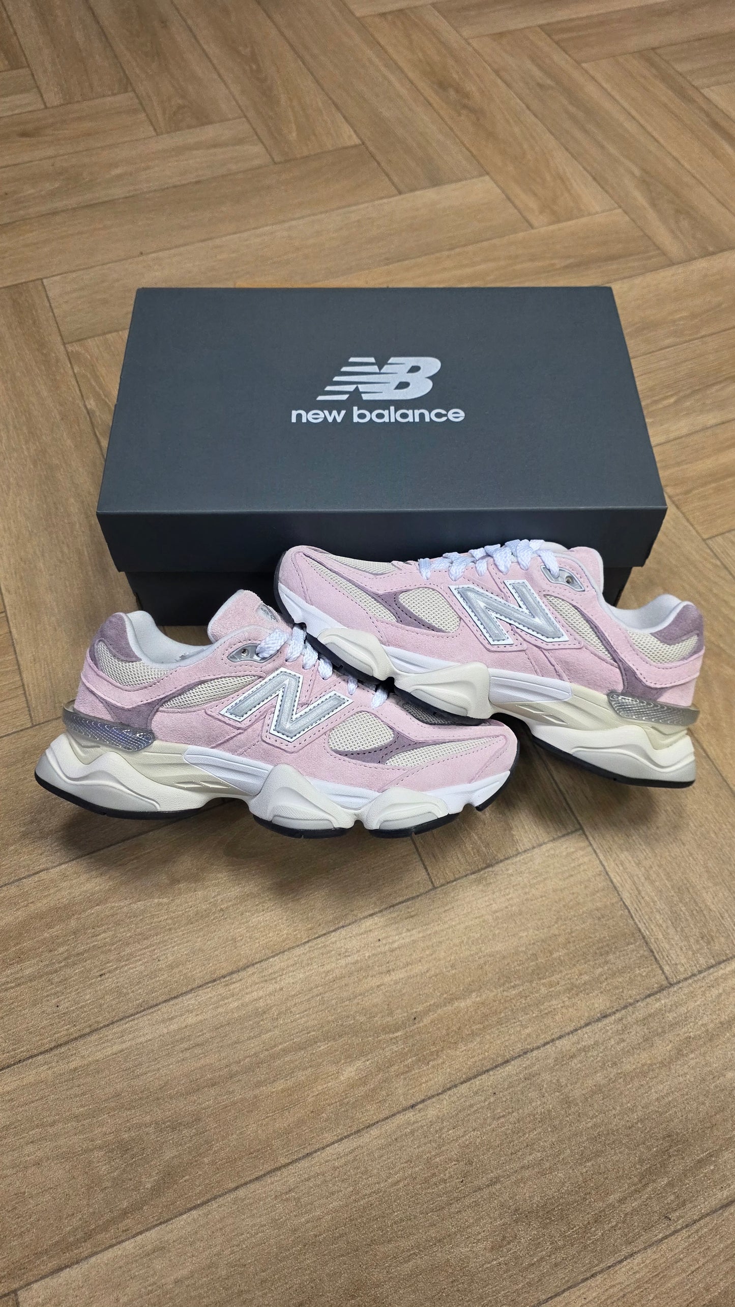 New Balance 9060 - Pink White