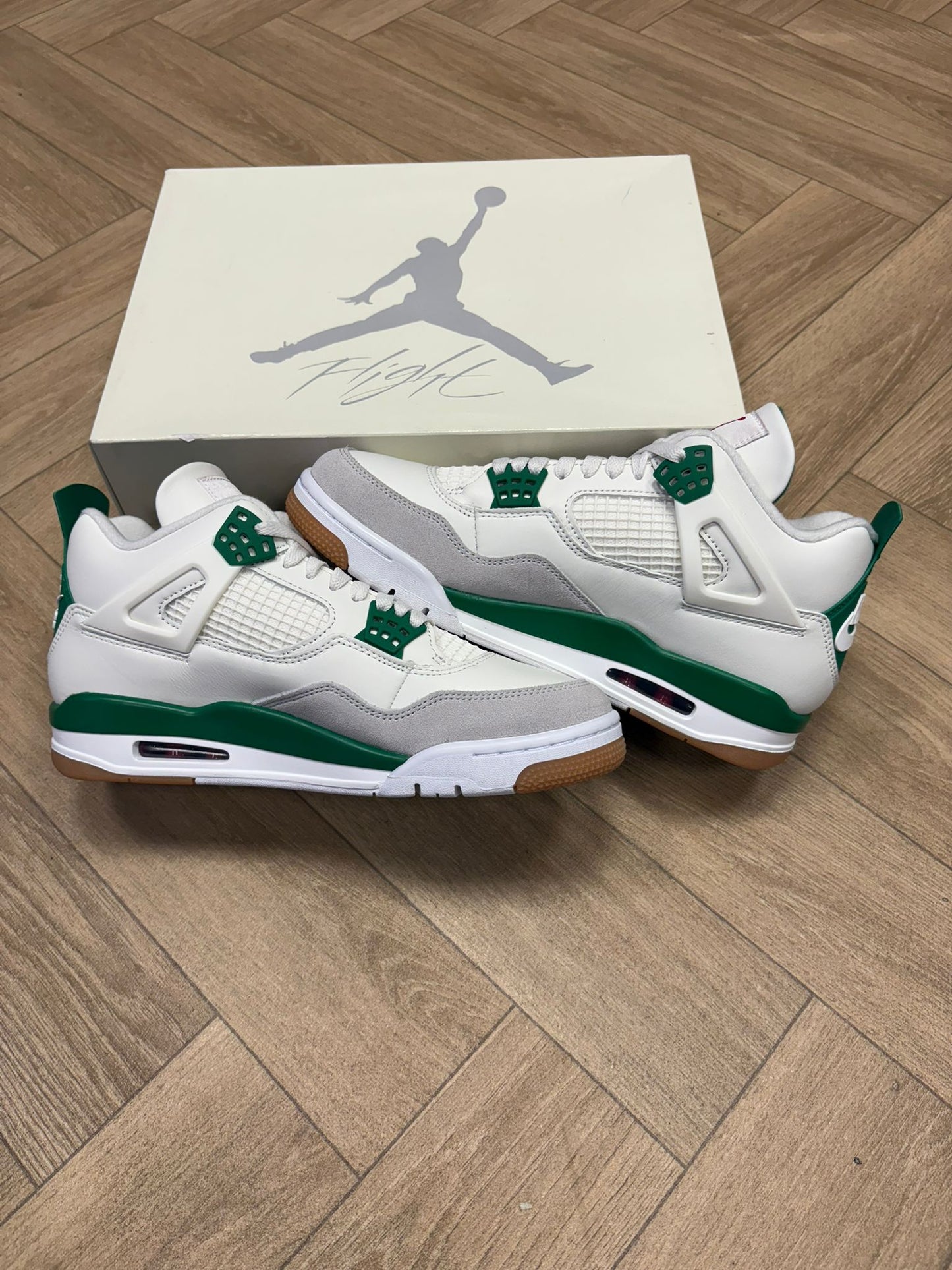 Jordan 4 - SB Pine Green