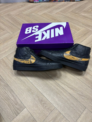 Nike × Supreme SB Blazer - Black