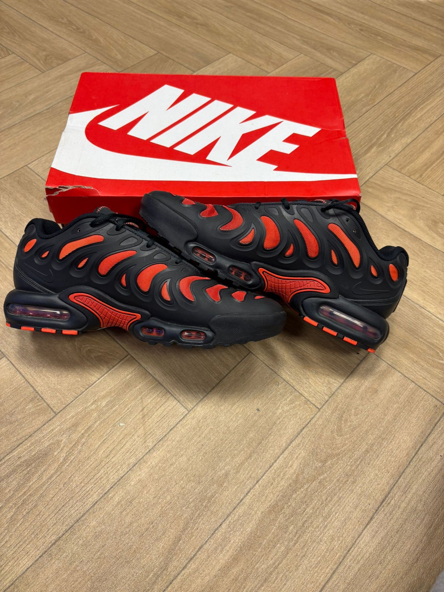Nike Air Max Plus Drift - Black Dragon Red