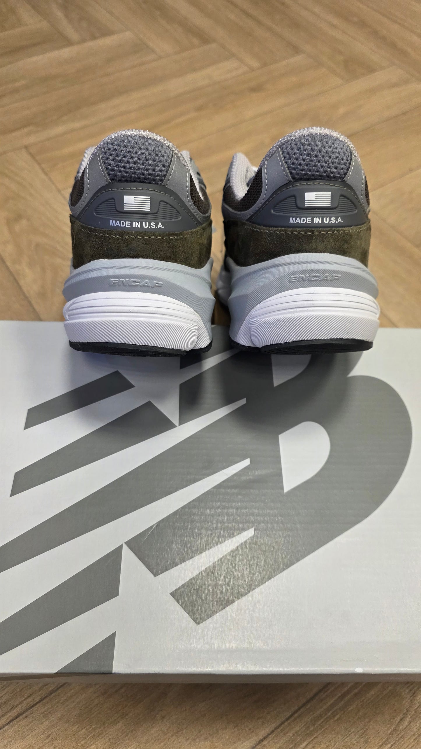 New Balance 990v6 MiUSA - Olive