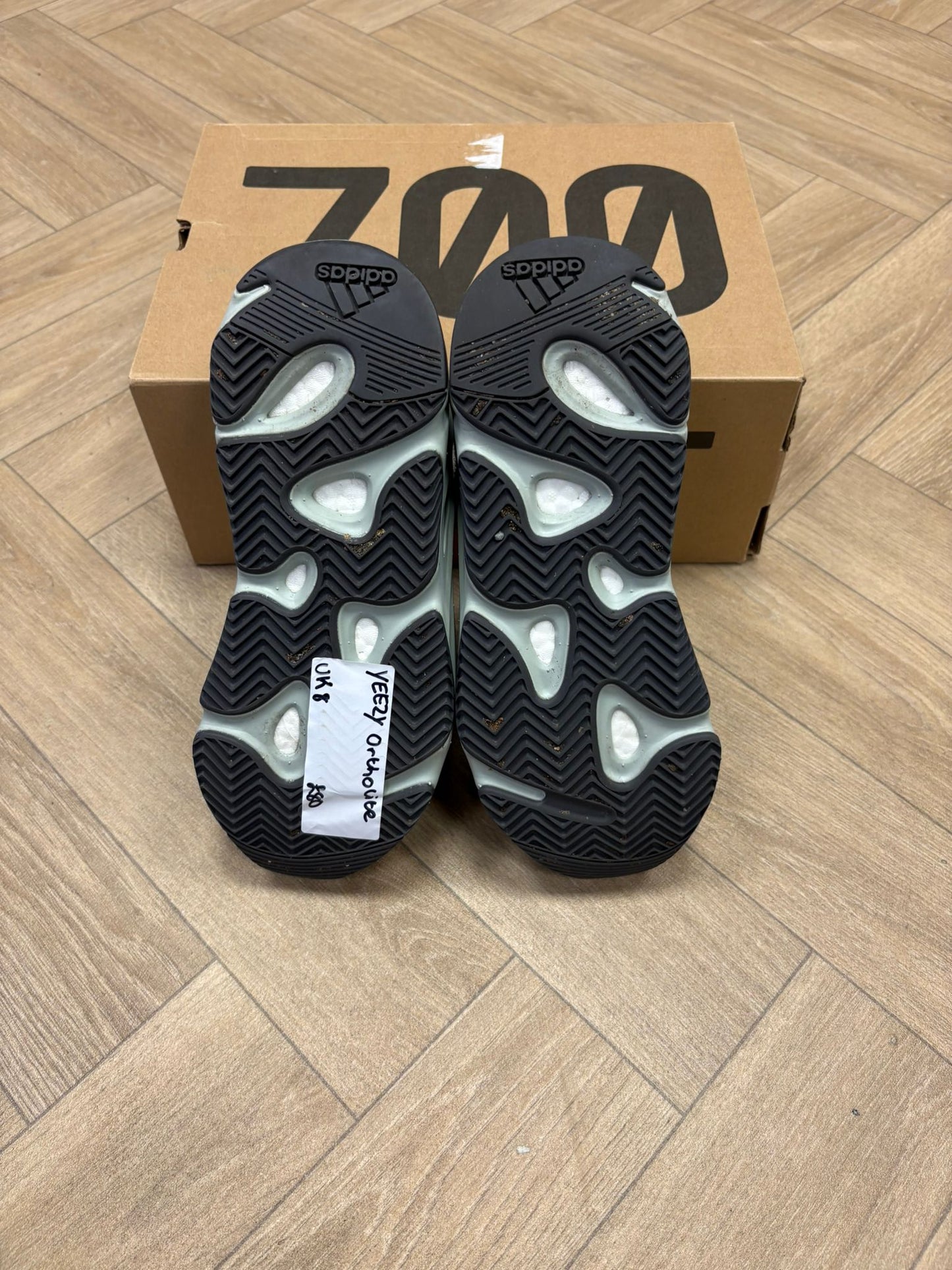 Yeezy Boost 700 - Salt