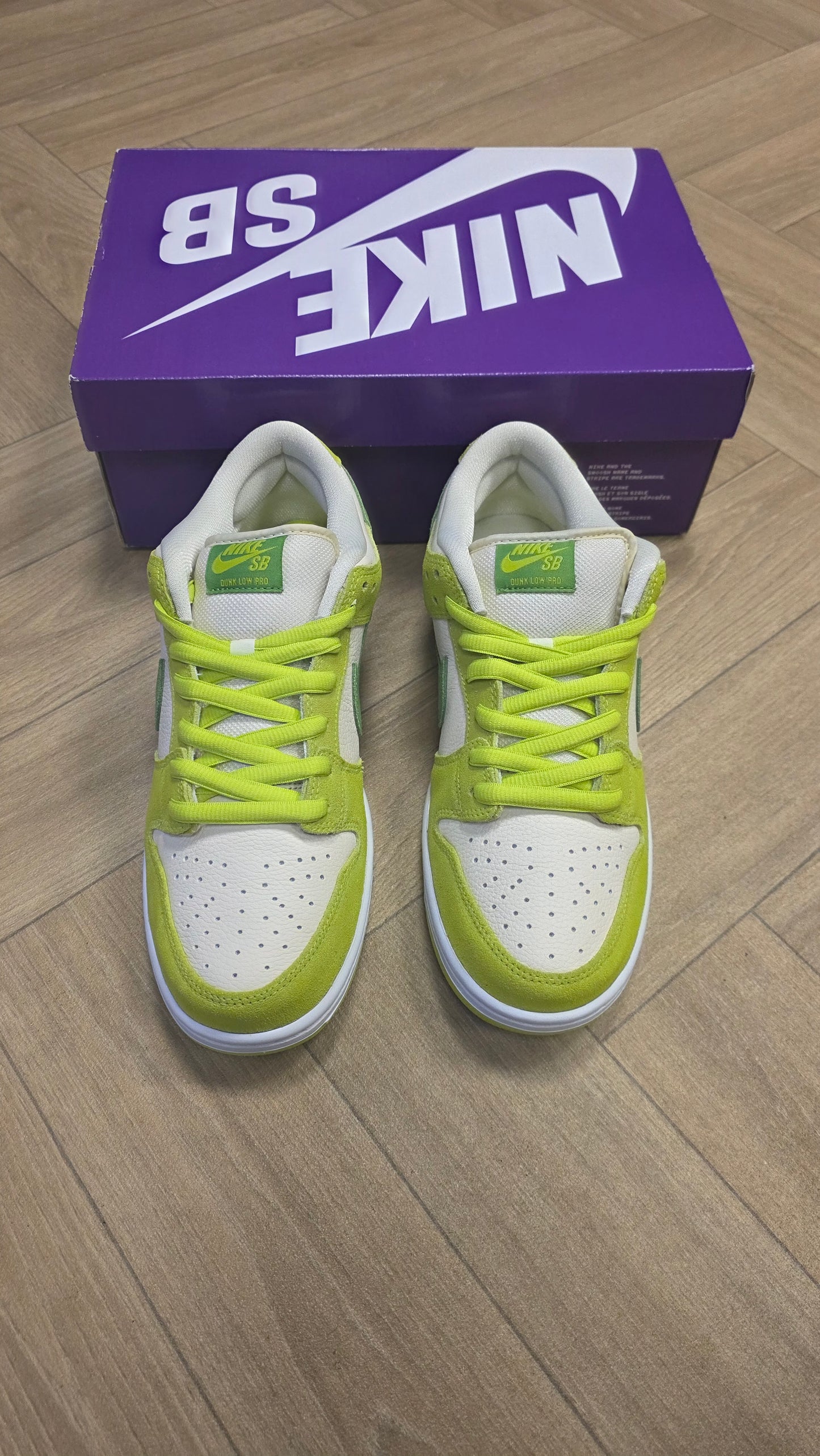 Nike SB Dunk Low - Green Apple