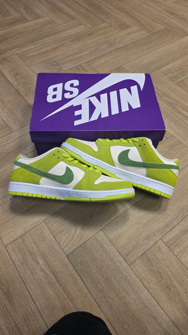 Nike SB Dunk Low - Green Apple