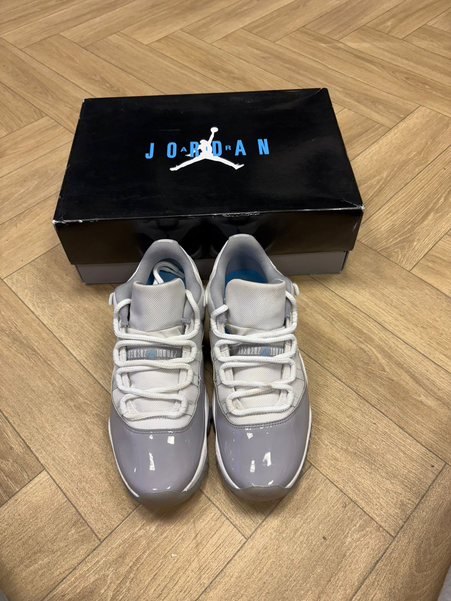 Jordan 11 Low - Cement Grey